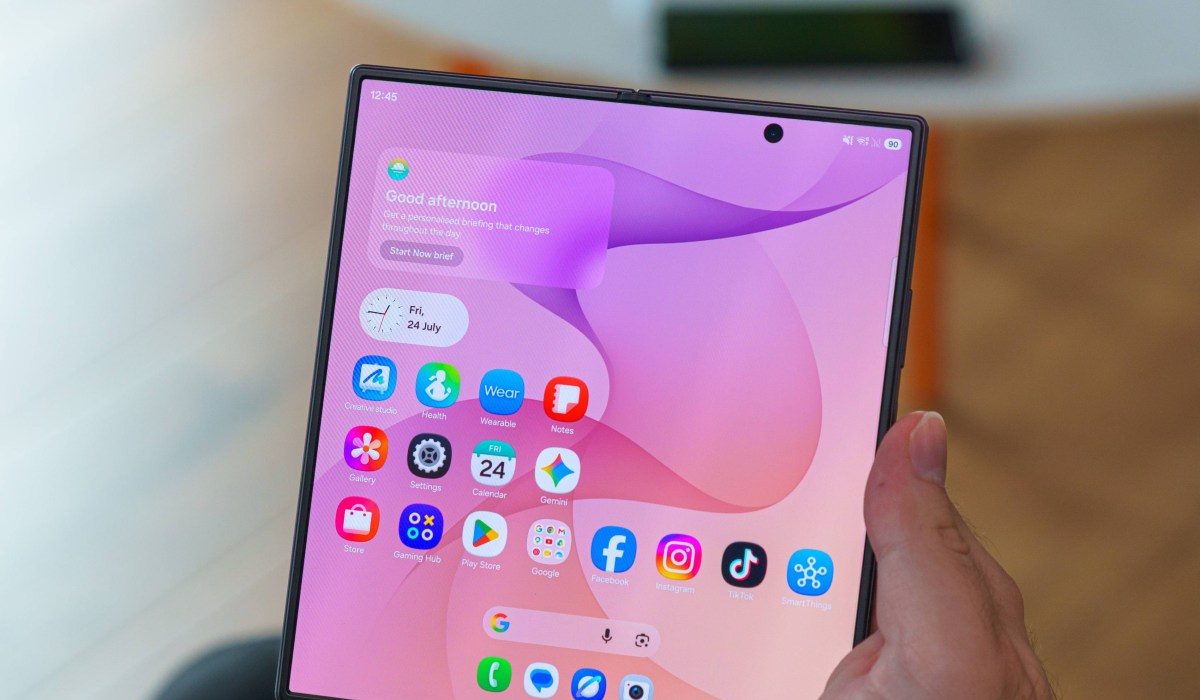 Обзор Samsung Galaxy Z Fold8 Ultra: характеристики, экран, автономность и быстрая зарядка картинка Характеристики Samsung Galaxy Z Fold8 Ultra | DGL.RU
