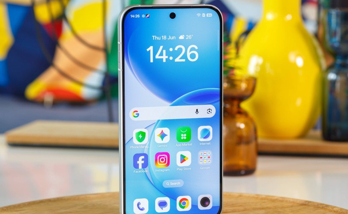 Обзор смартфона Oppo Reno16: технические характеристики, автономность и результаты тестов картинка Смартфон Oppo Reno16: полный обзор и тесты | DGL.RU