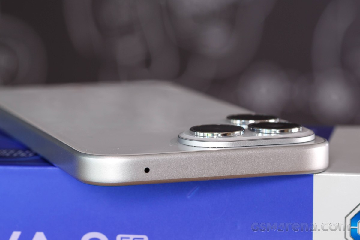 Обзор смартфона Tecno Pova 8: гигантский аккумулятор и матричный дисплей картинка Tecno Pova 8