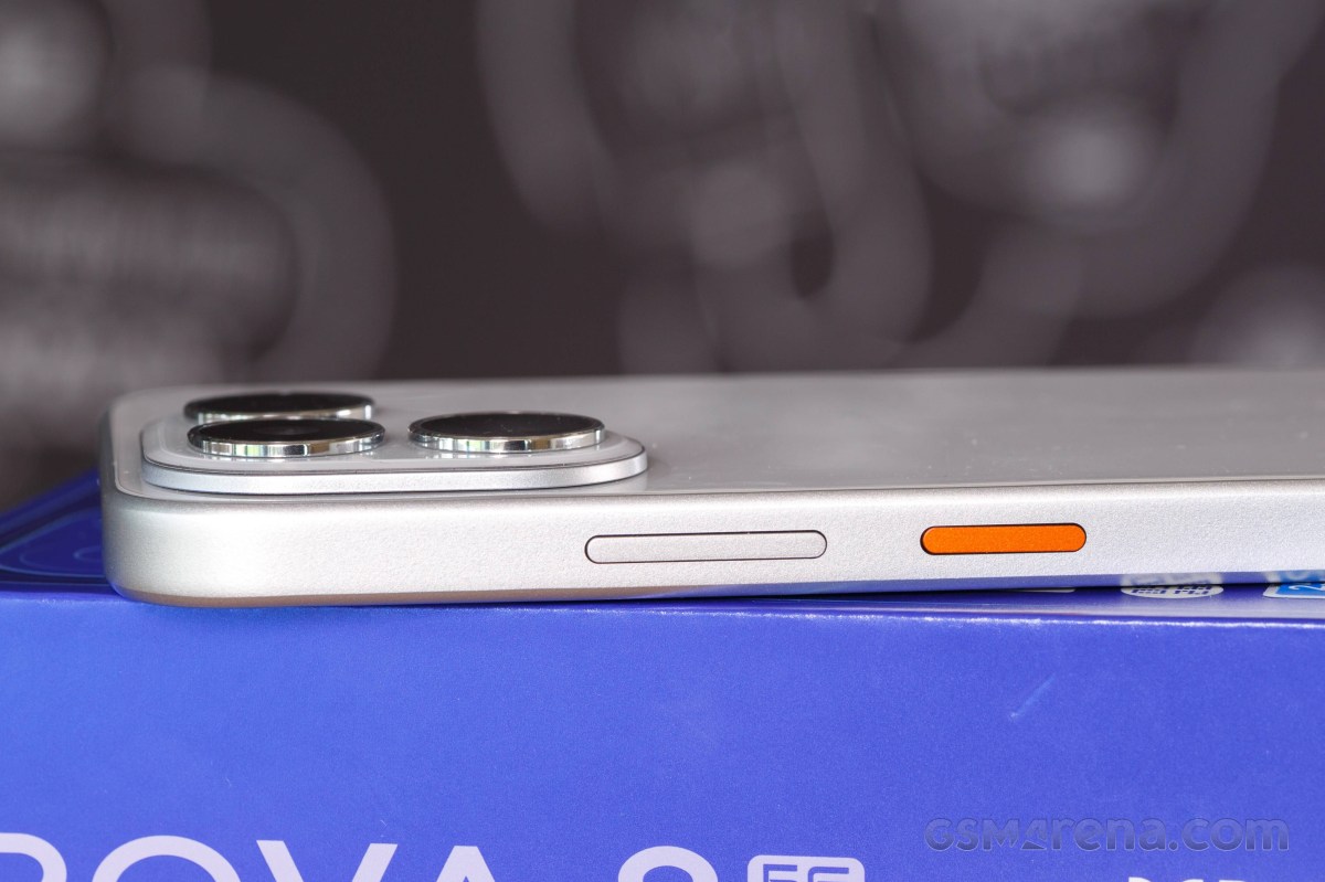 Обзор смартфона Tecno Pova 8: гигантский аккумулятор и матричный дисплей картинка Tecno Pova 8