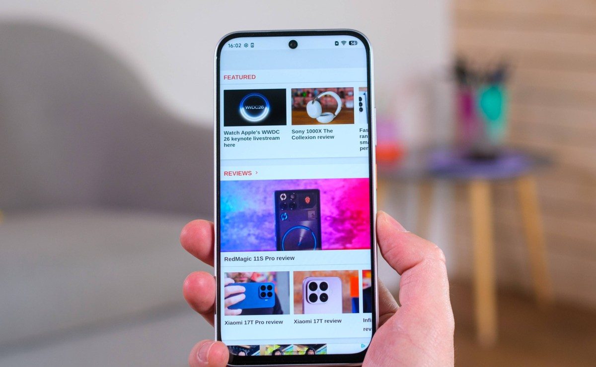 Обзор смартфона Tecno Pova 8: гигантский аккумулятор и матричный дисплей картинка Tecno Pova 8
