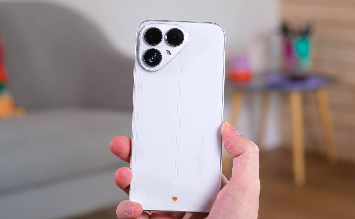Обзор смартфона Tecno Pova 8: гигантский аккумулятор и матричный дисплей картинка Tecno Pova 8
