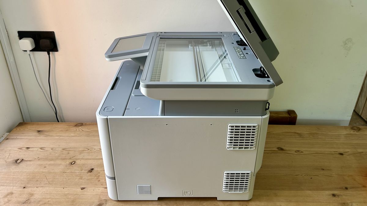 Обзор цветного лазерного принтера Brother MFC-L8970CDW картинка Принтер Brother MFC-L8970CDW для офиса | DGL.RU