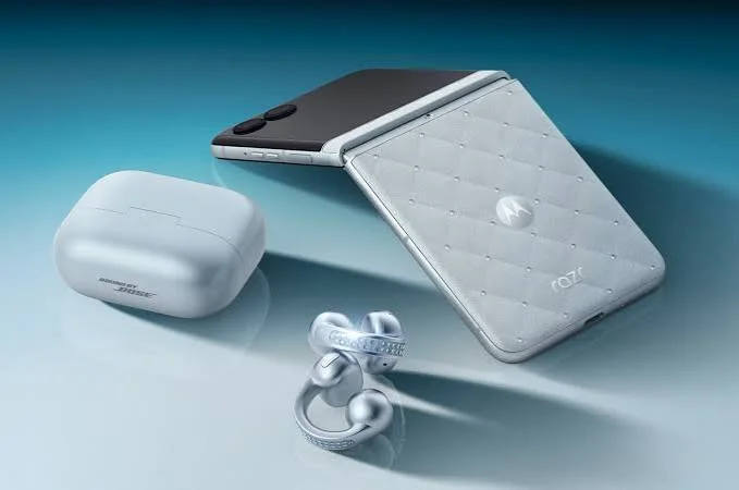 Первый взгляд на самый потрясающий Razr, который когда-либо выпускала Motorola картинка Первый взгляд на самый потрясающий Razr, который когда-либо выпускала Motorola