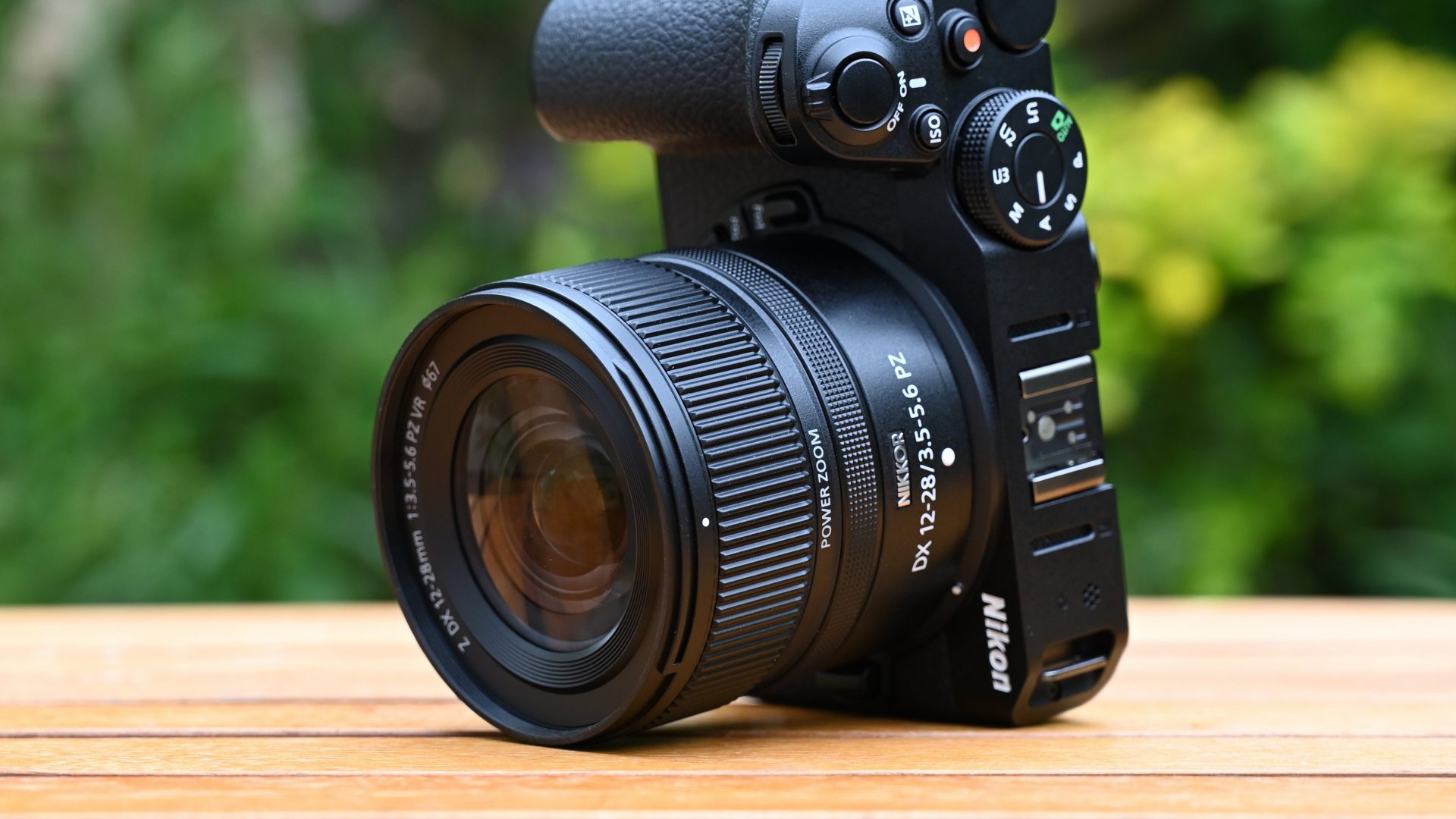 Рейтинг лучших объективов для беззеркальной камеры Nikon Z30 картинка Объективы для Nikon Z30: гид по выбору DX-оптики | DGL.RU