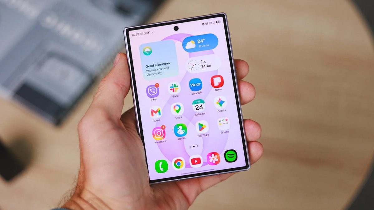 Samsung Galaxy Z Fold 8 показал рекордный уровень предзаказов благодаря новому дизайну картинка Предзаказы Samsung Galaxy Z Fold 8 выросли | DGL.RU