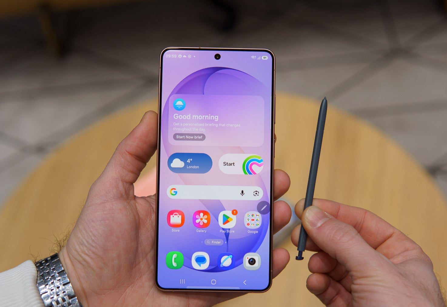 Samsung сохранит стилус S Pen в Galaxy S27 Ultra за счет отказа от батареи на 7000 мАч картинка Samsung Galaxy S27 Ultra сохранит стилус S Pen | DGL.RU