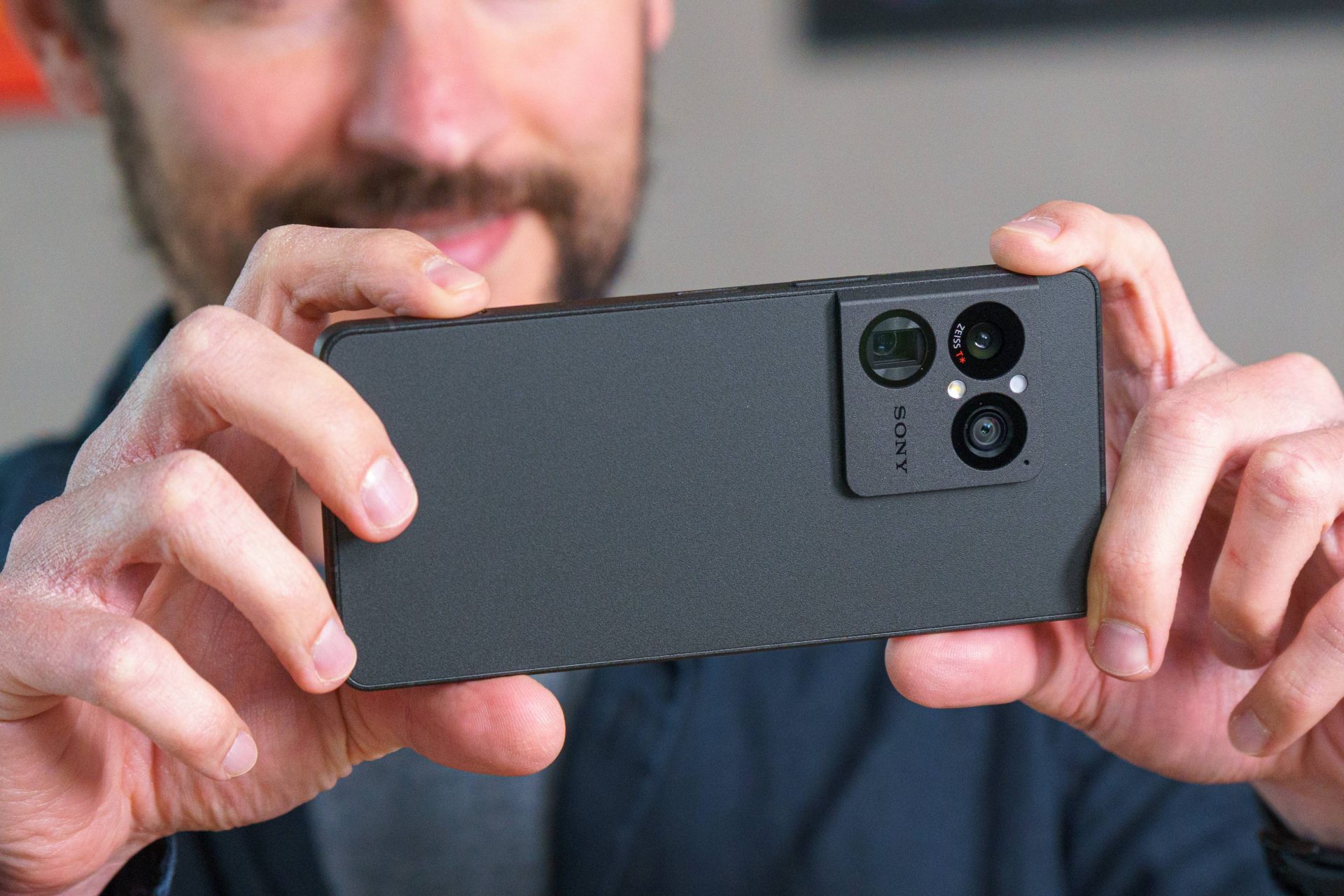 Sony отмечает рост продаж флагманского смартфона Xperia 1 VIII на мировом рынке картинка Рост продаж смартфона Sony Xperia 1 VIII | DGL.RU
