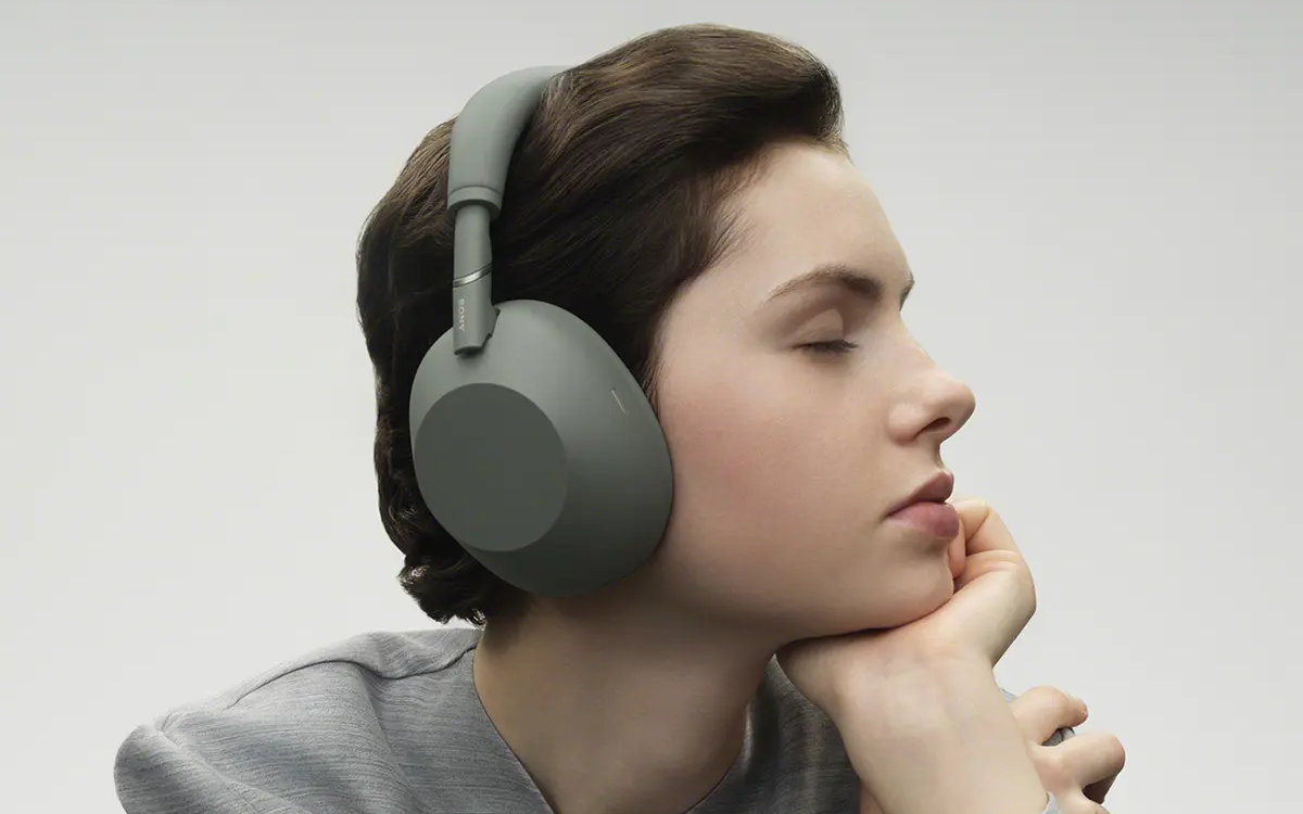 Sony выпустила полноразмерные наушники WH-1000XM6 в оливково-сером цвете