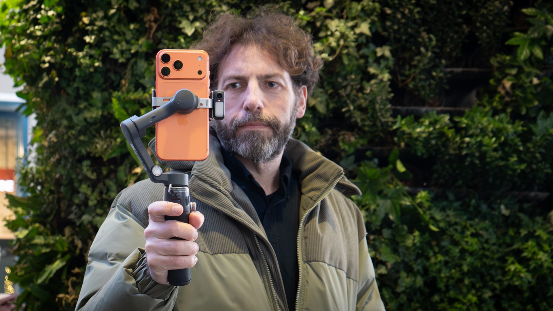 Лучшие стабилизаторы для телефонов в 2026 году: топовые модели от DJI, Insta360 и других брендов картинка Стабилизатор Hohem iSteady M7: топ моделей 2026 | DGL.RU