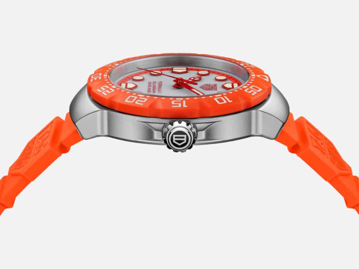 Часы TAG Heuer Drops Bright Orange F1 Solargraph для заключительного этапа Гран-при Нидерландов картинка Часы TAG Heuer Drops Bright Orange F1 Solargraph для заключительного этапа Гран-при Нидерландов