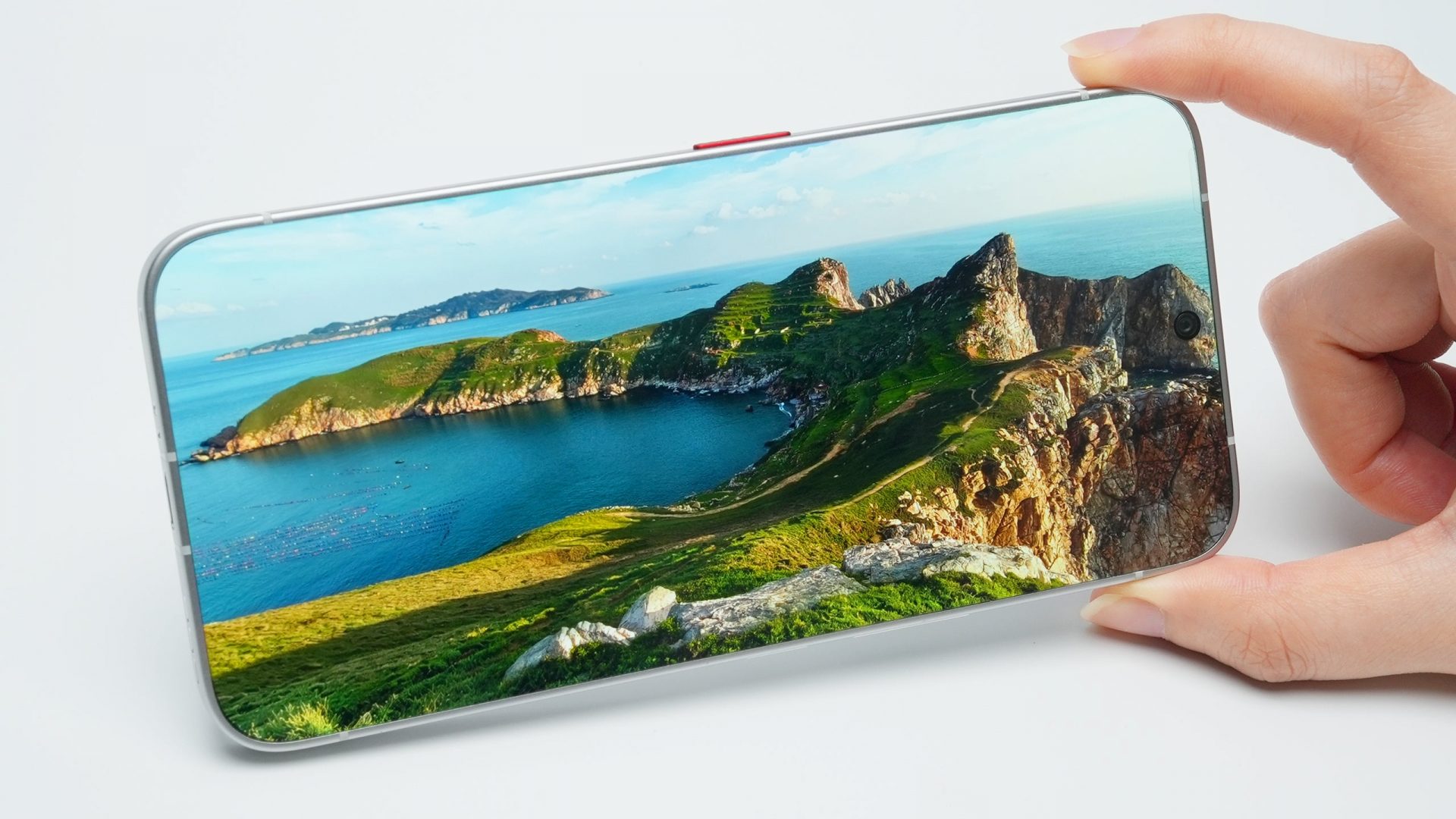 Tecno показала концепт без рамок, а Apple готовит 7-дюймовый дисплей для iPhone 20 Pro картинка Tecno и Apple создают безрамочные экраны | DGL.RU