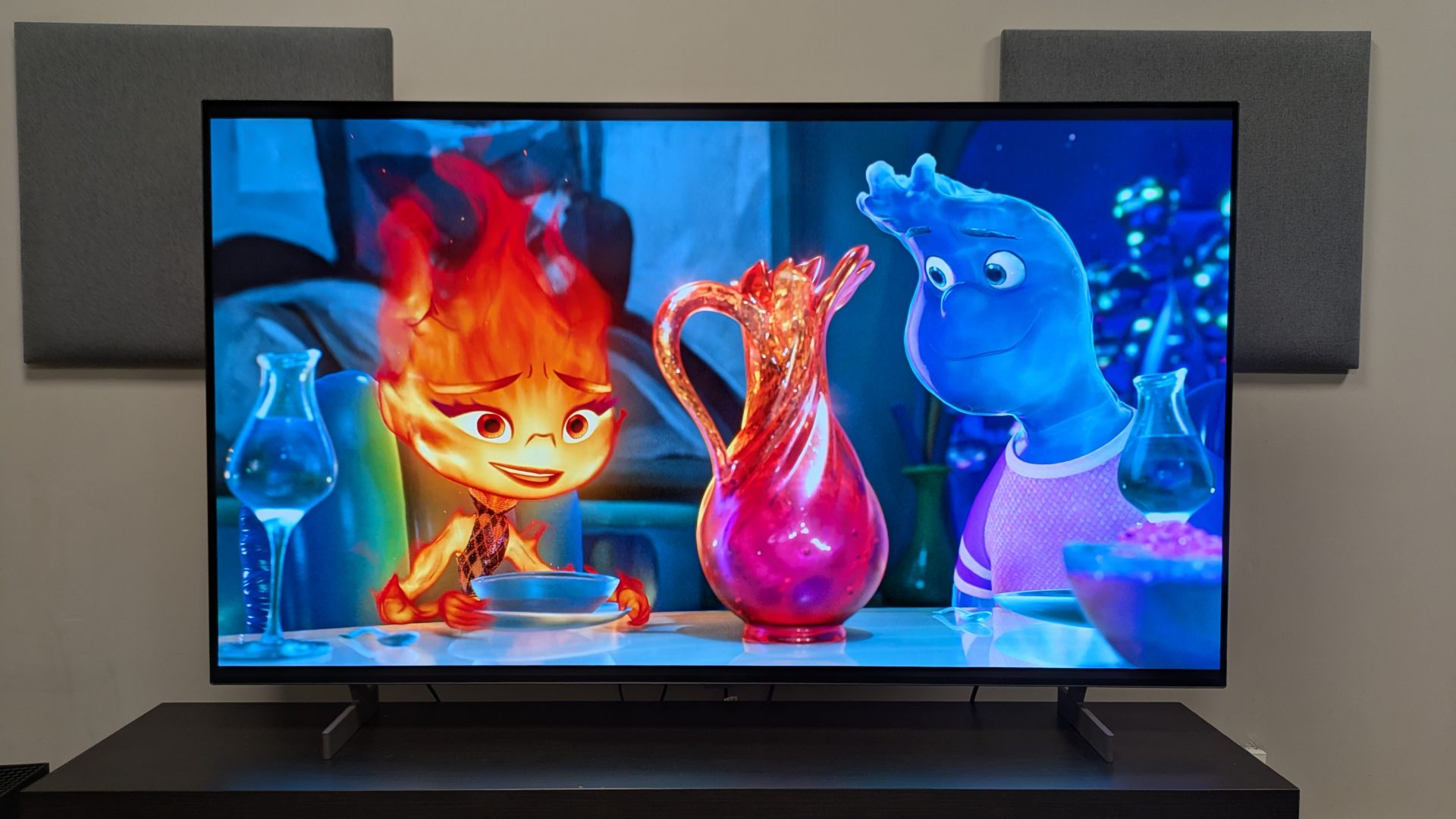 Обзор LG B6 - OLED-телевизор для игр и кино, который бьет рекорды яркости картинка Телевизор LG B6 OLED: обзор и сравнение | DGL.RU