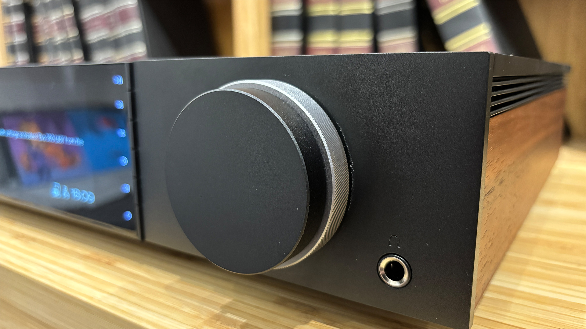 Усилитель Cambridge Audio Evo 300: тест звука | DGL.RU