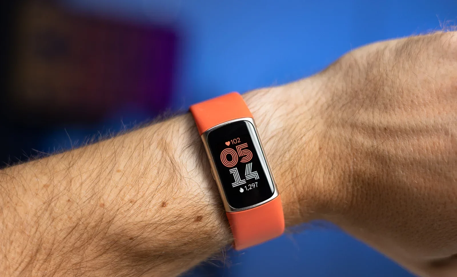 Новый трекер Fitbit Charge 7 заметили в рекламе | DGL.RU