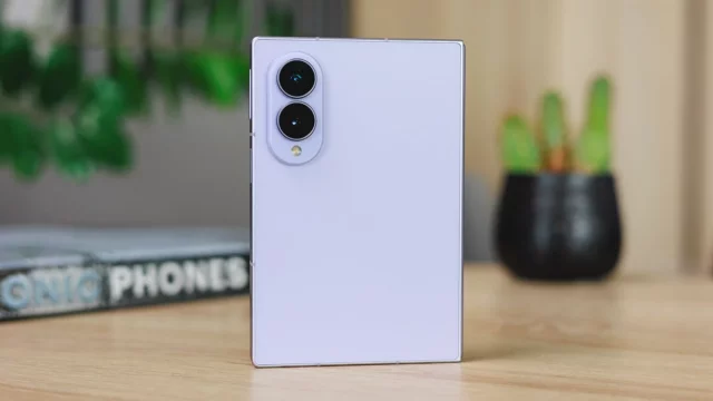 Успех нового широкоформатного смартфона Galaxy Z Fold 8 превзошел самые смелые ожидания Samsung Успех нового широкоформатного смартфона Galaxy Z Fold 8 превзошел самые смелые ожидания Samsung