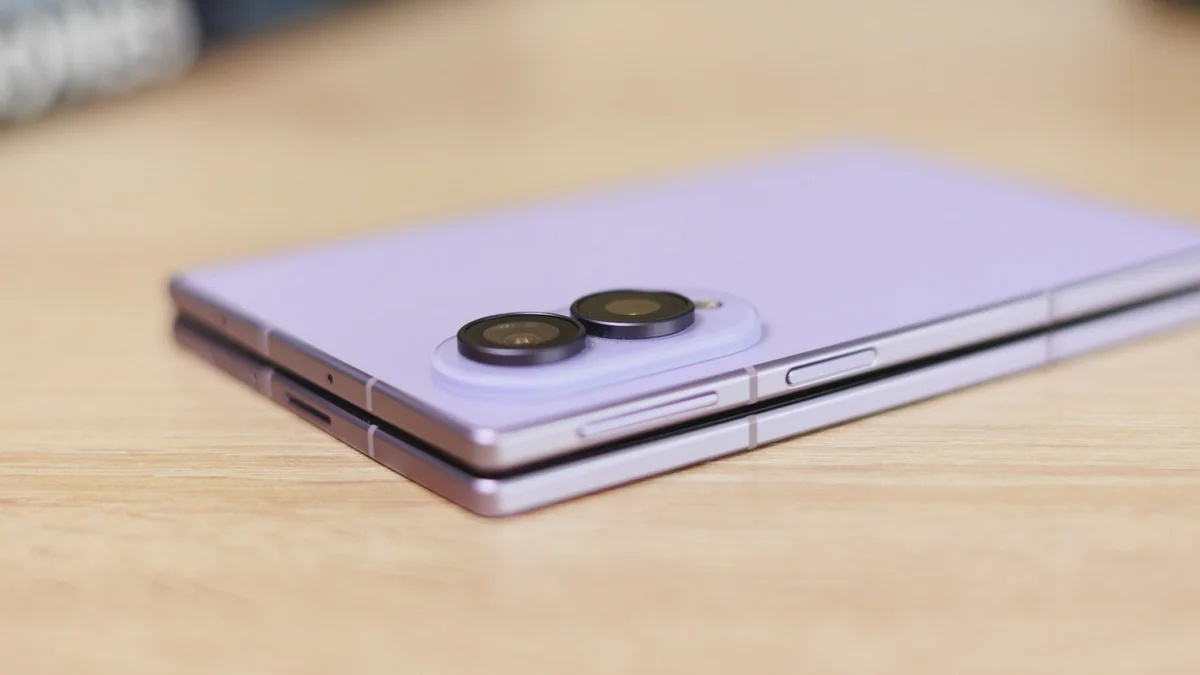 Анонс Apple iPhone Duo привел к росту продаж Samsung Galaxy Z Fold 8