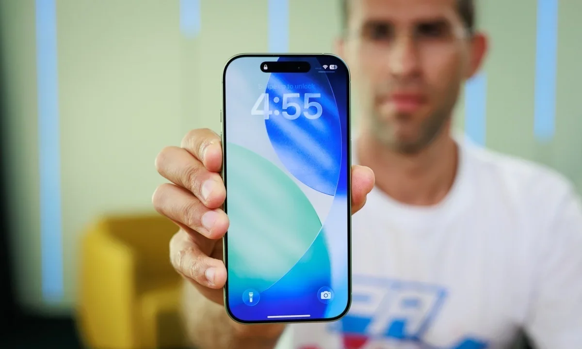 Apple повысила цены на старые модели iPhone на фоне рекордной выручки линейки iPhone 17 картинка Apple подняла цены на старые смартфоны iPhone | DGL.RU
