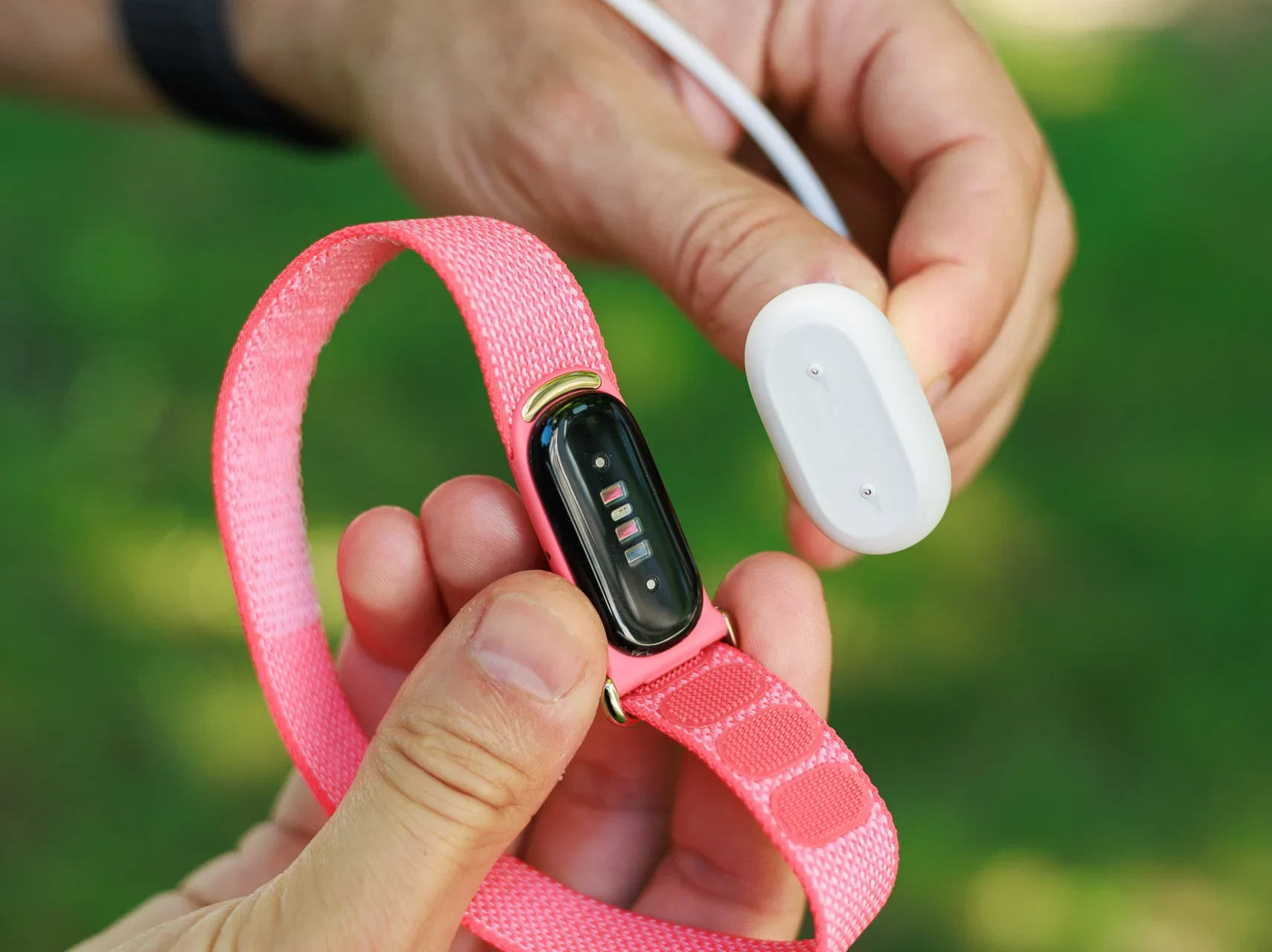 Apple разрабатывает прототипы фитнес-браслета без экрана в стиле Whoop картинка Фитнес-браслет Apple без экрана в стиле Whoop | DGL.RU