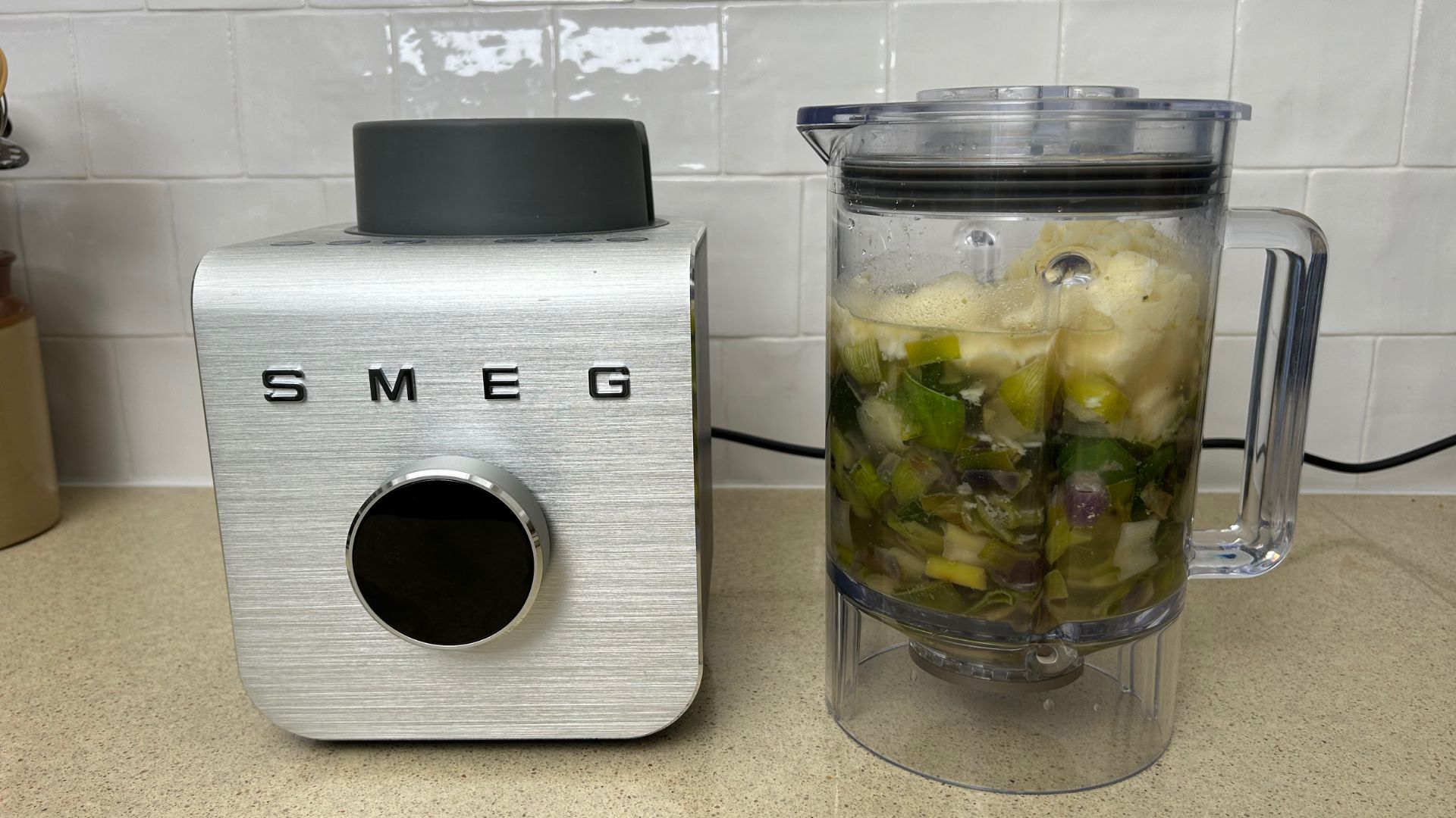 Лучший блендер в мире Vitamix Ascent X2 и более дешевые альтернативы картинка Блендер Vitamix Ascent X2: тест и главные фишки | DGL.RU