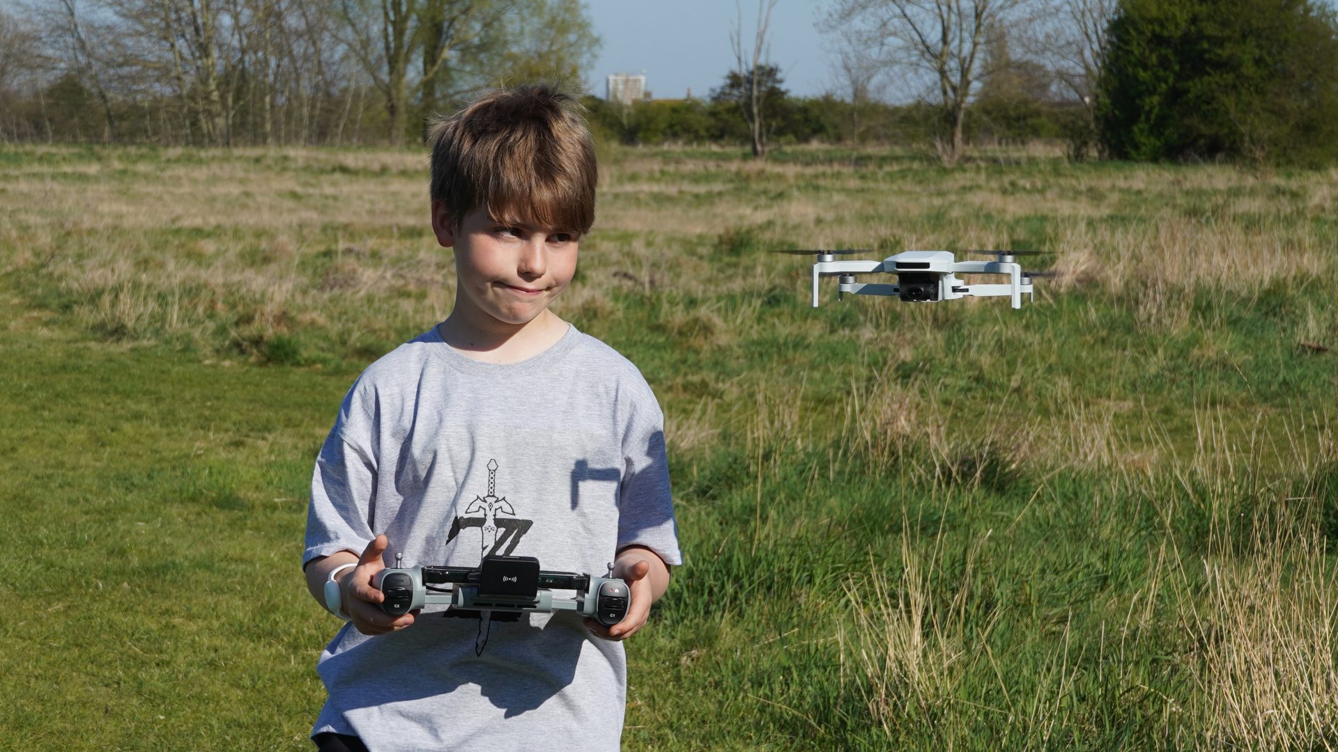 Лучшие дроны для начинающих в 2026 году картинка Дроны DJI для новичков: лучшие модели 2026 года | DGL.RU