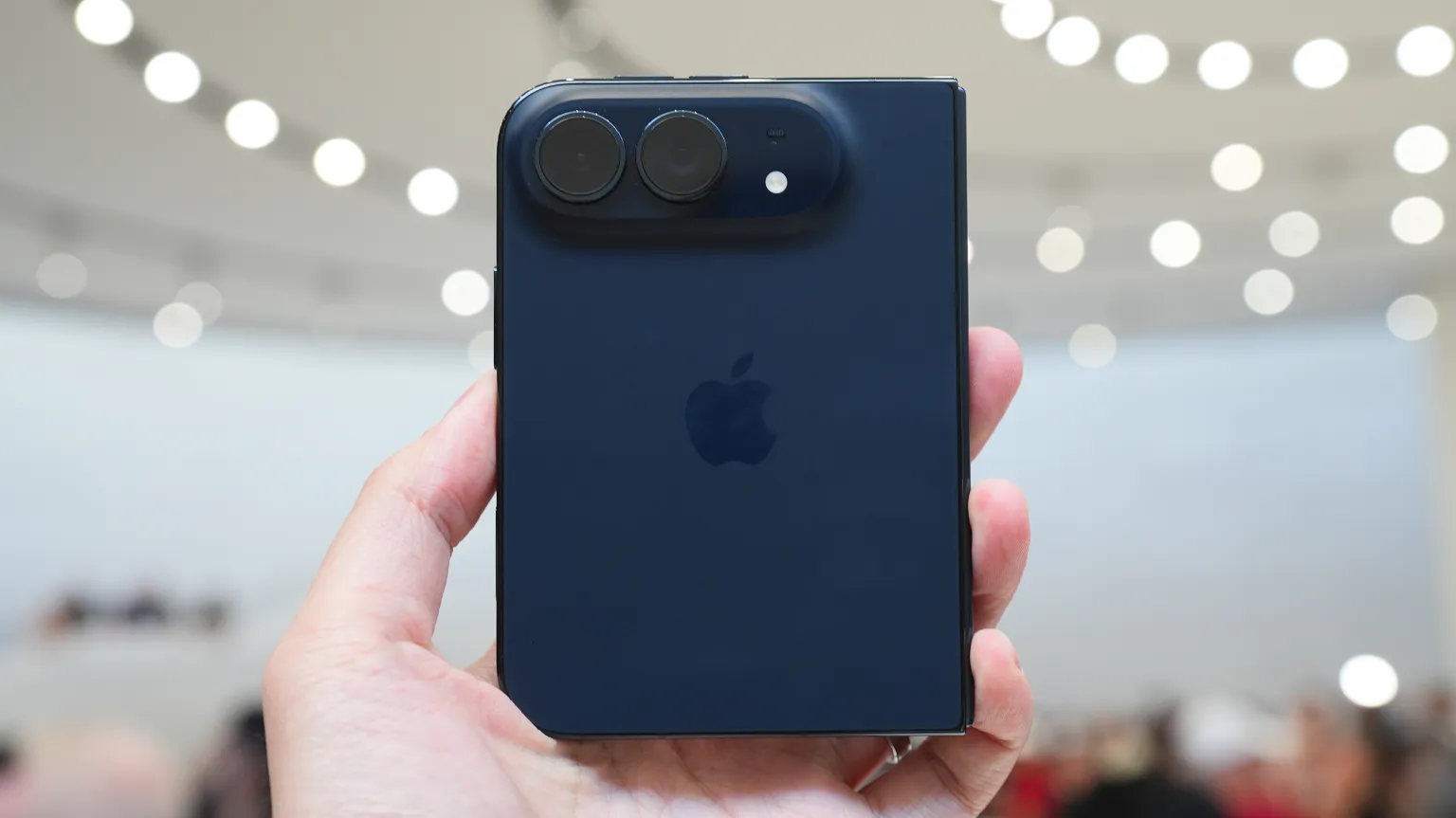 Этот складной телефон мог бы стать самым серьезным конкурентом iPhone Duo, если бы не одно обстоятельство