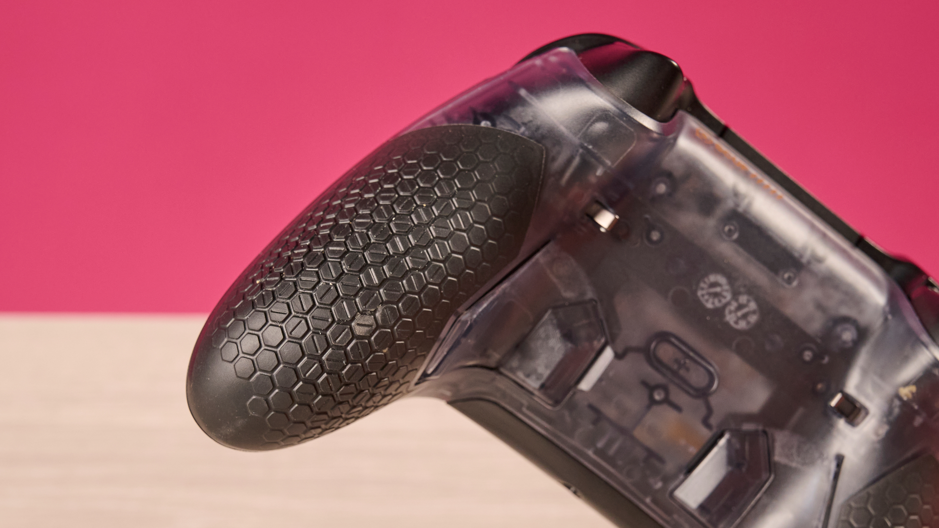 Обзор Scuf Valor Wired - плавность и полный контроль картинка Геймпад Scuf Valor Wired: обзор TMR и профилей | DGL.RU