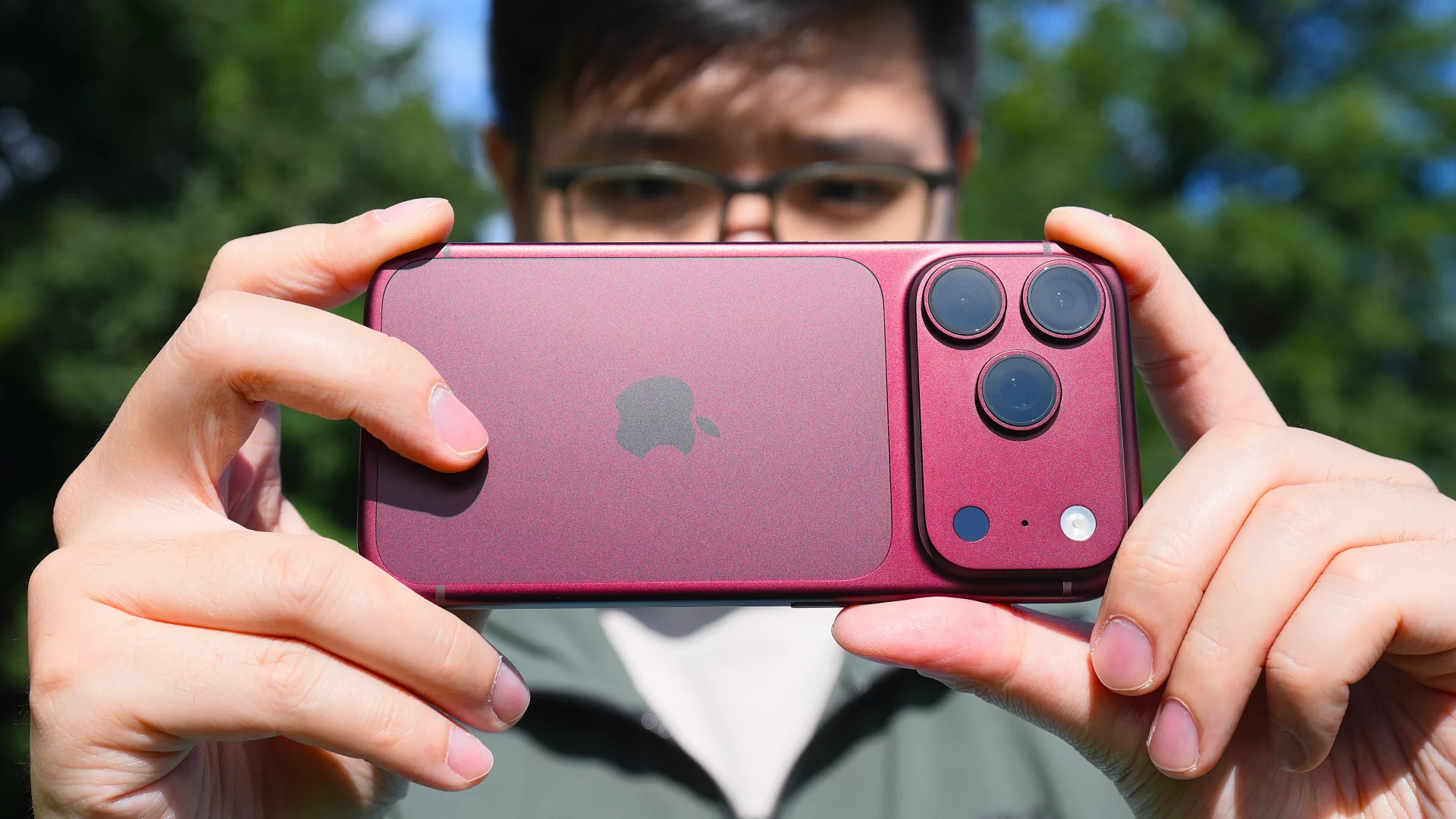 Первая неделя использования iPhone 18 Pro научила тому, что Pro Max больше не является обязательным