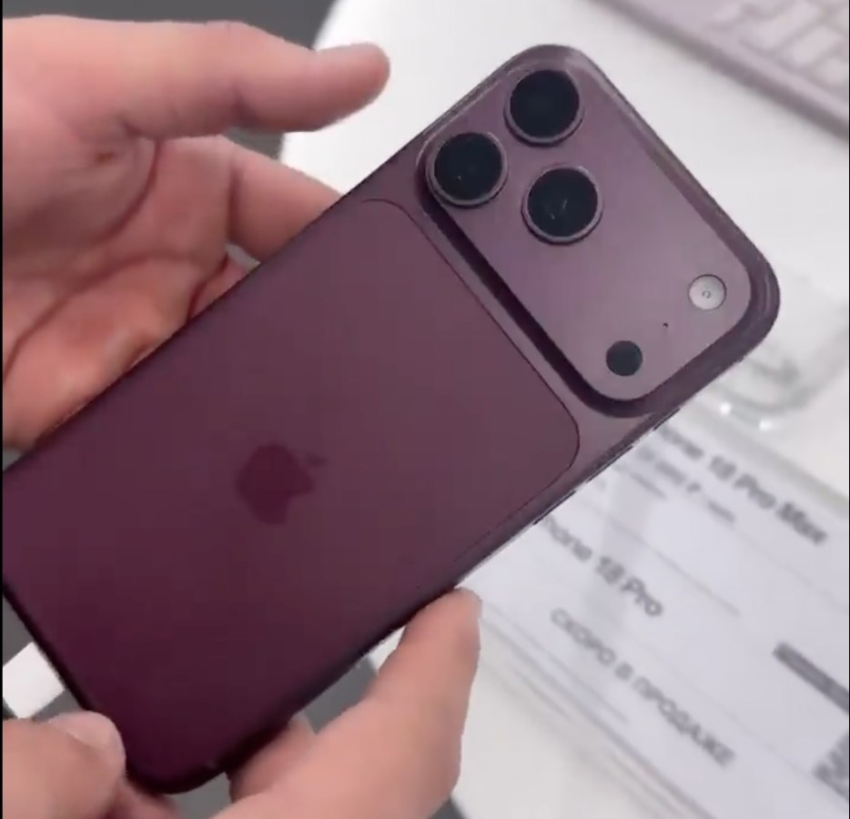 Утечки образцов iPhone 18 Pro Max в темно-вишневом цвете и 18 Pro в синем картинка iPhone 18 Pro Max в темно-вишневом цвете и 18 Pro в синем