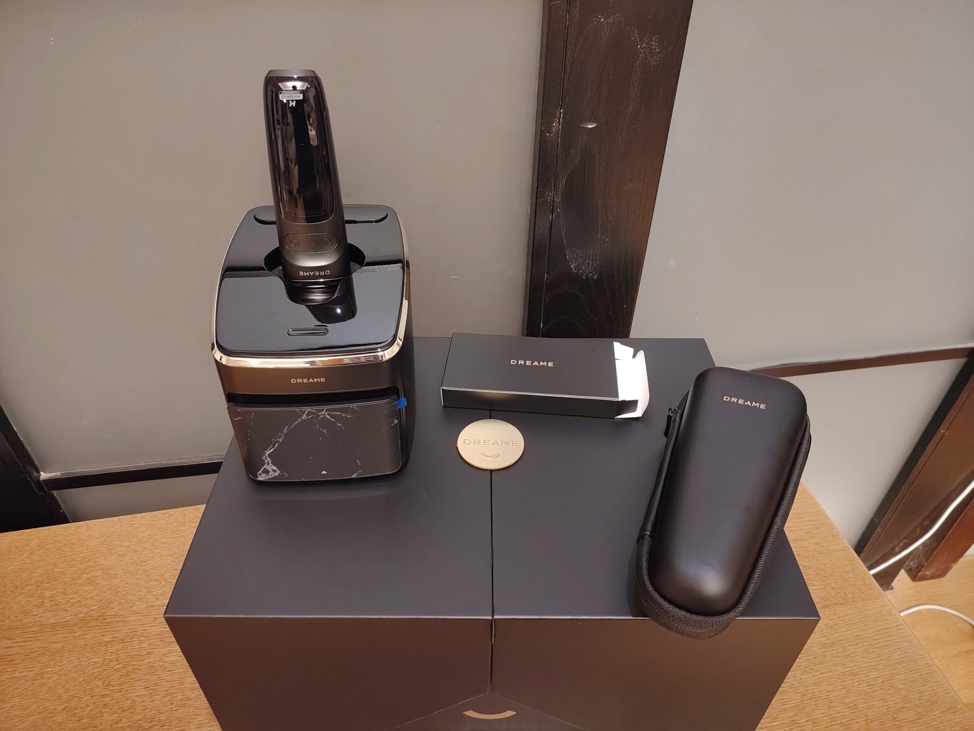 Обзор Dreame S9 Pro – AI-бритье с подстройкой под щетину, острота керамики и ни одного вырванного волоска картинка Электробритва Dreame S9 Pro: AI-бритьё | DGL.RU