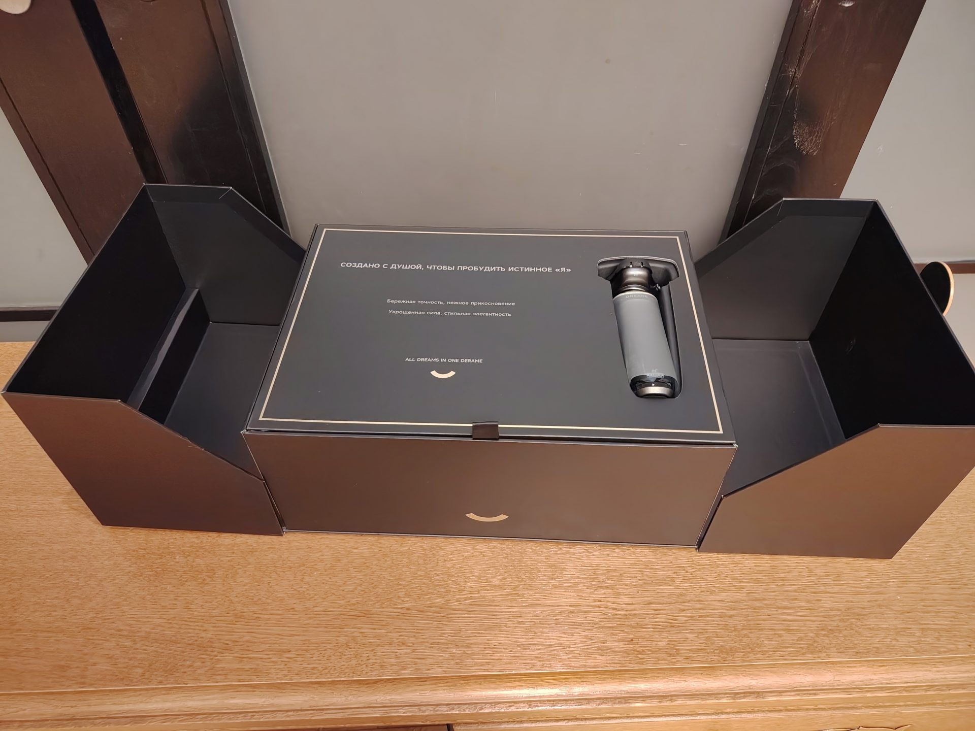 Обзор Dreame S9 Pro – AI-бритье с подстройкой под щетину, острота керамики и ни одного вырванного волоска картинка Электробритва Dreame S9 Pro: AI-бритьё | DGL.RU