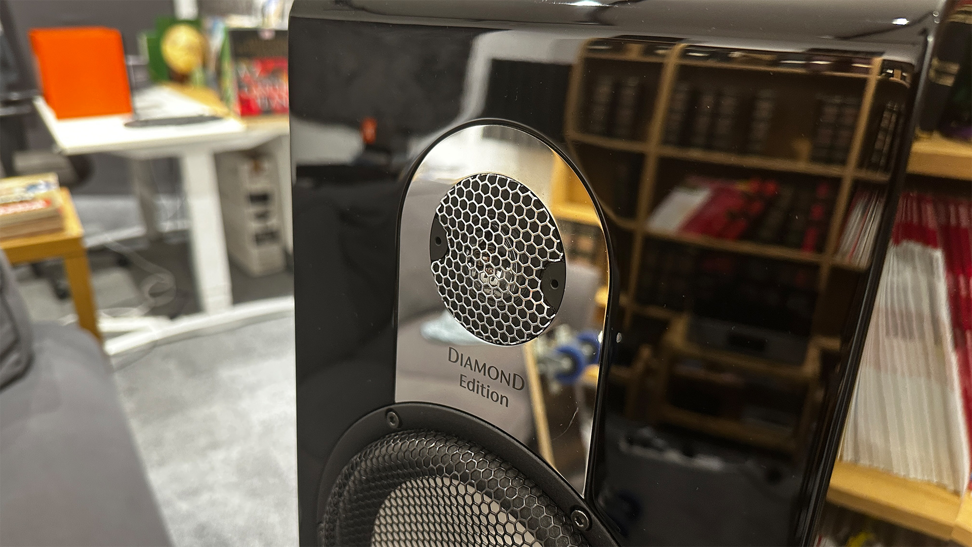 Обзор Marten Parker Duo Diamond Edition - компактные Marten выдают глубокий бас картинка Колонки Marten Parker Duo Diamond — звук и цена | DGL.RU
