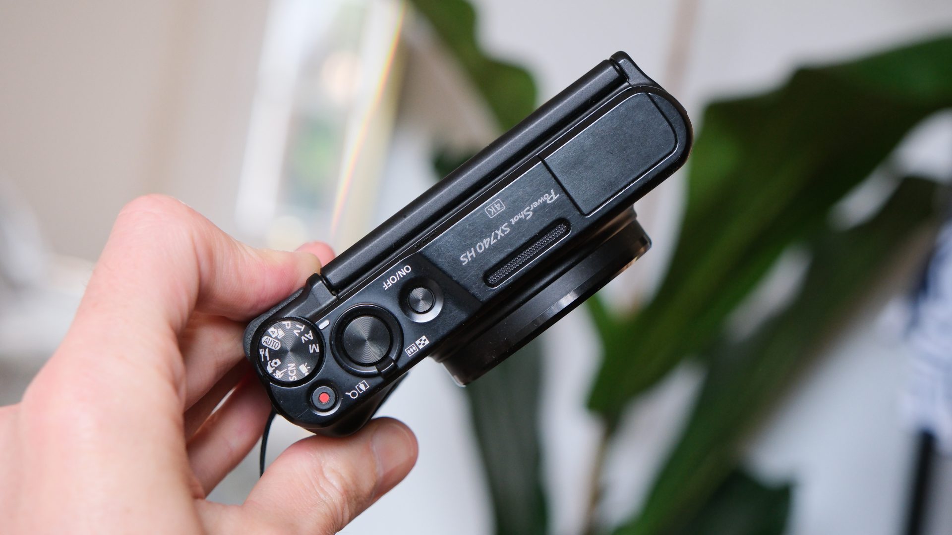 Компактная камера Canon PowerShot SX740 HS: 40-кратный зум в карманном корпусе картинка Обзор Canon PowerShot SX740 HS с зумом 40x | DGL.RU
