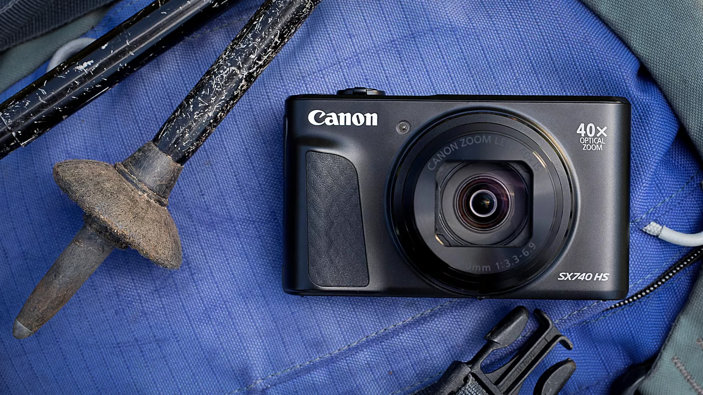 Компактная камера Canon PowerShot SX740 HS: 40-кратный зум в карманном корпусе картинка Обзор Canon PowerShot SX740 HS с зумом 40x | DGL.RU