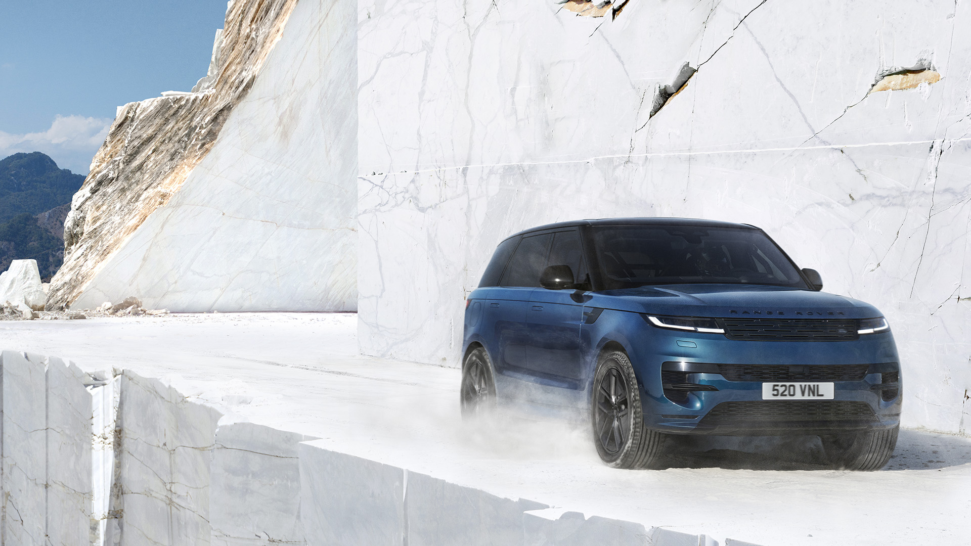 Компания Jaguar Land Rover представила электрический внедорожник Range Rover Sport Electric