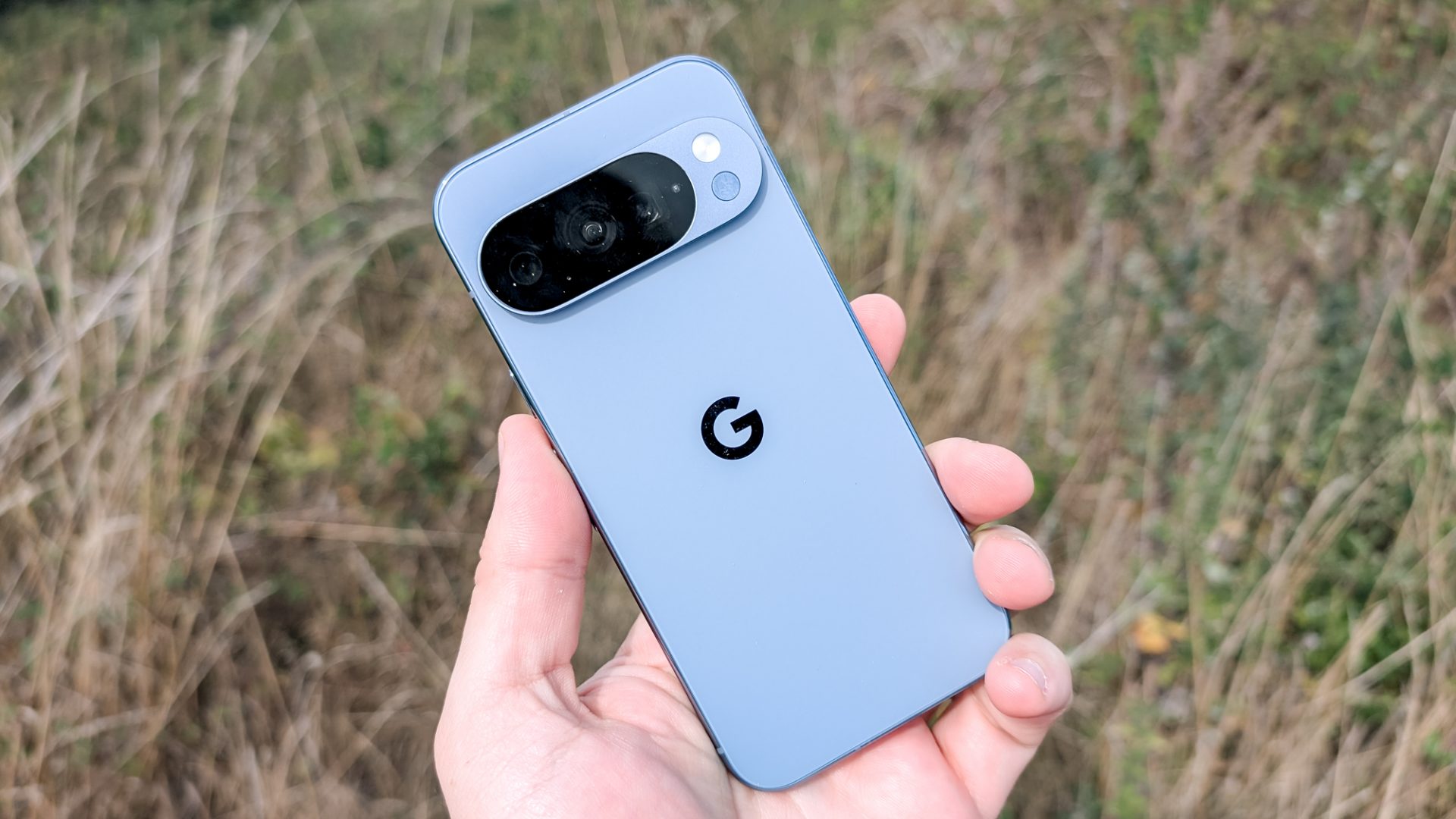 Лучшие компактные телефоны: Pixel 10 Pro — топ | DGL.RU