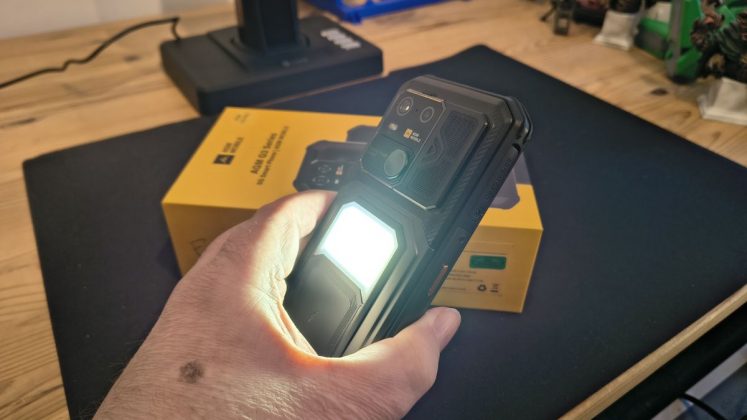 Лучшие защищенные телефоны: рейтинг моделей | DGL.RU