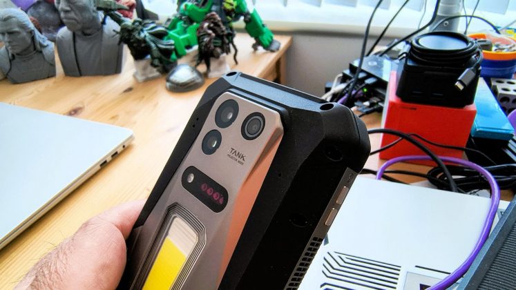 Лучшие защищенные телефоны: рейтинг моделей | DGL.RU