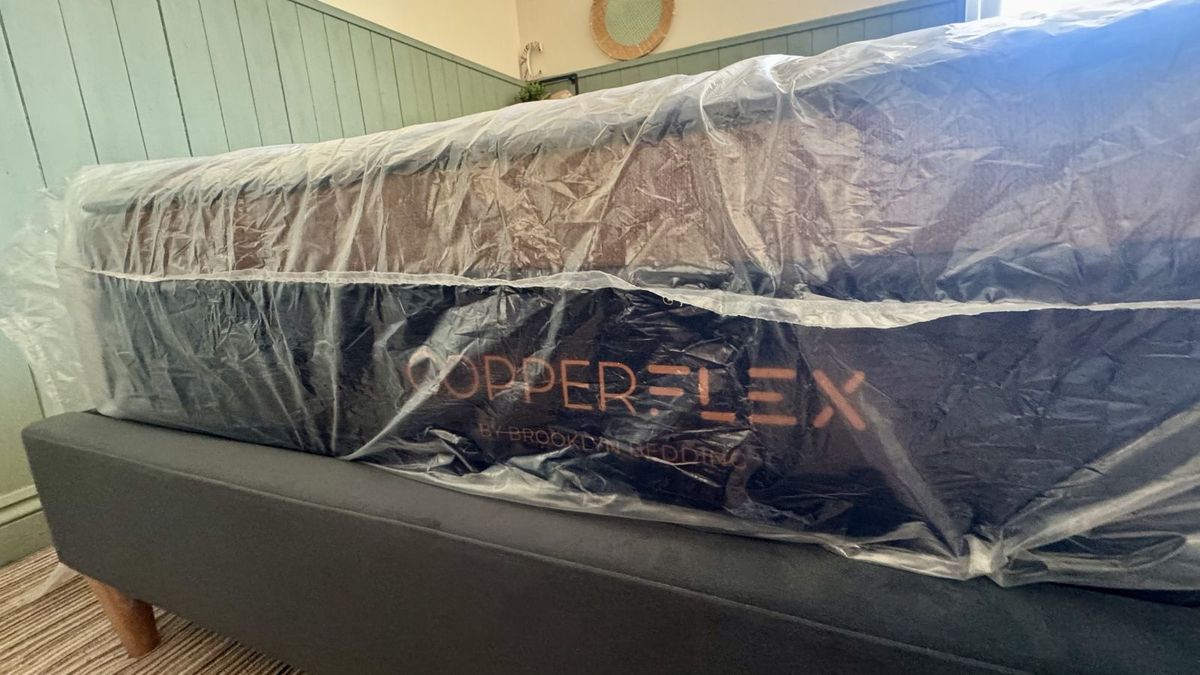 Обзор Brooklyn Bedding Copperflex Memory Foam - неплохой выбор для тех, кто спит на спине картинка Матрас Brooklyn Bedding Copperflex: полный тест | DGL.RU