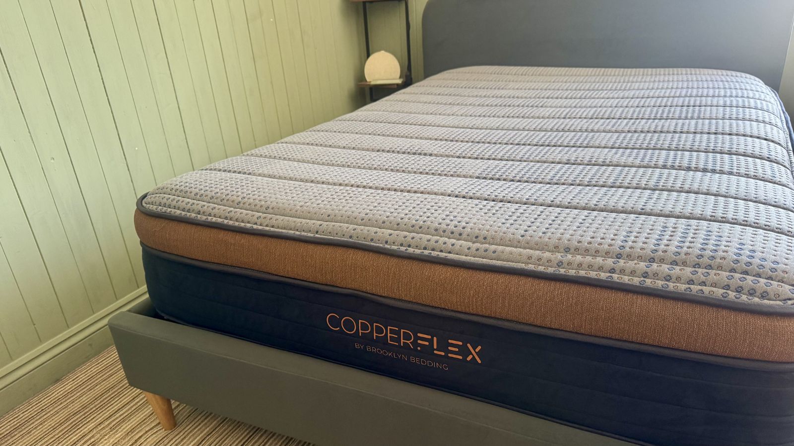 Обзор Brooklyn Bedding Copperflex Memory Foam - неплохой выбор для тех, кто спит на спине картинка Обзор Brooklyn Bedding Copperflex Memory Foam - неплохой выбор для тех, кто спит на спине фото