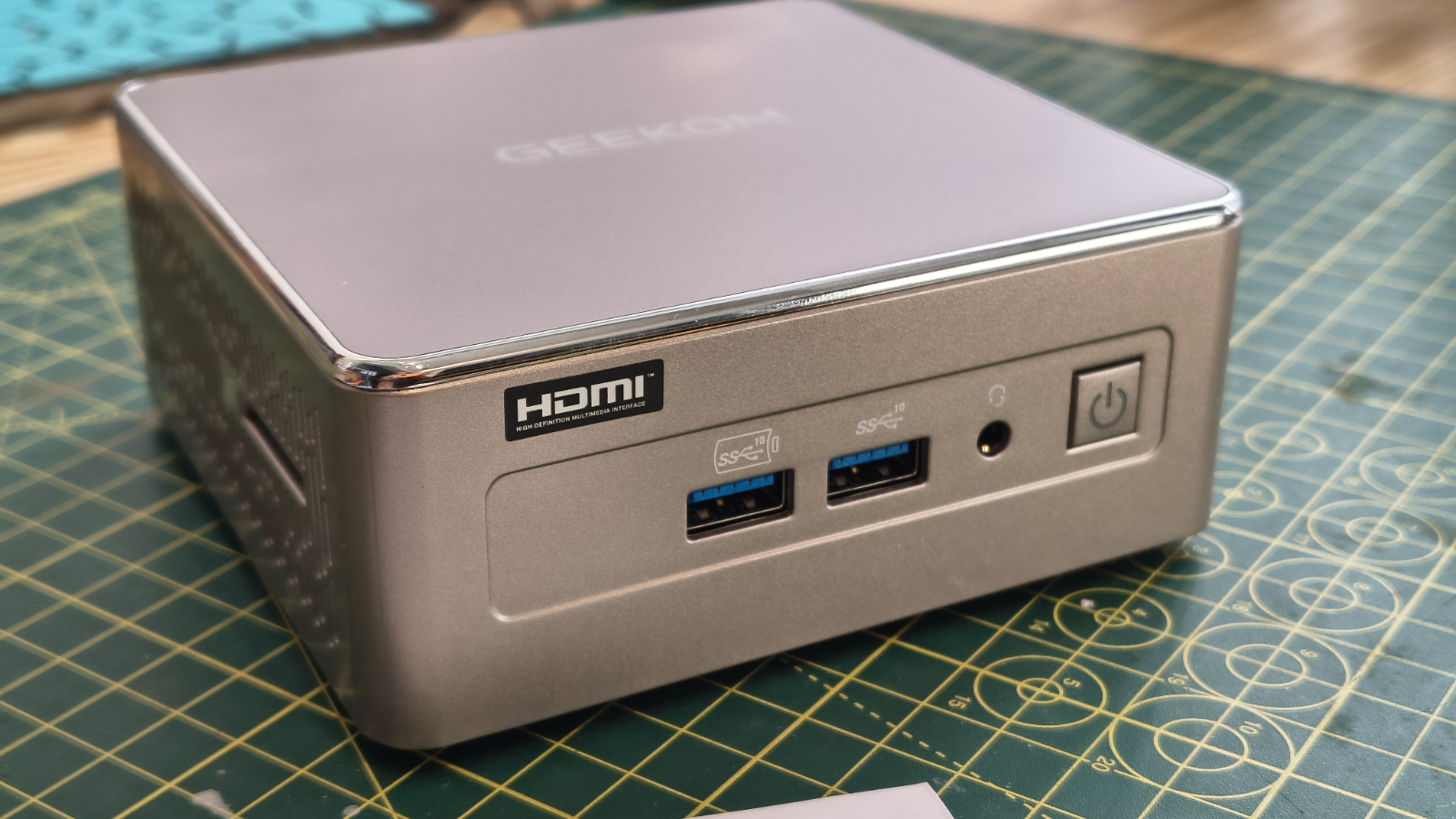 Обзор Geekom A5 2027 Edition: хорошее соотношение цены и качества