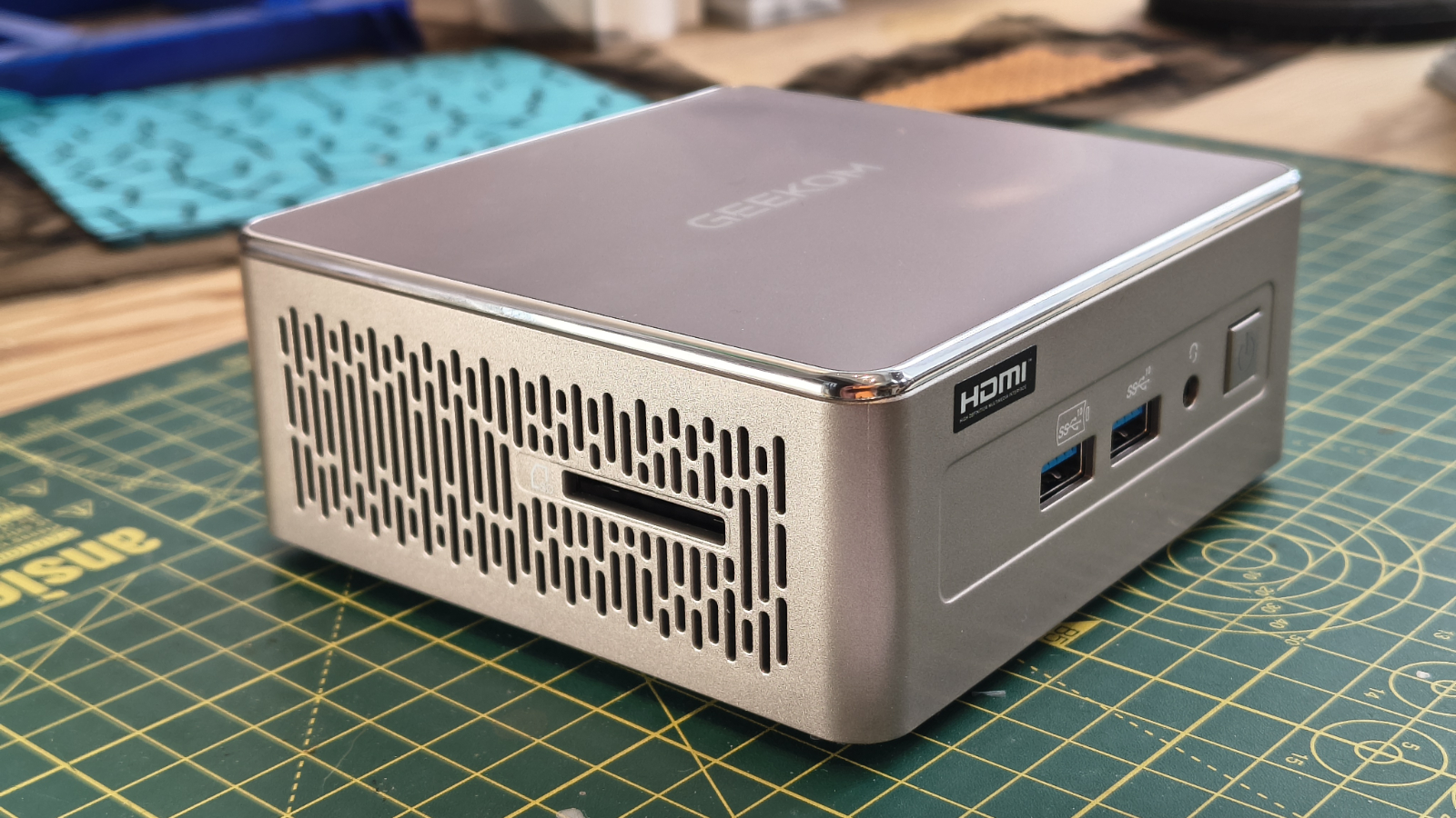 Обзор Geekom A5 2027 Edition: хорошее соотношение цены и качества картинка Мини-ПК Geekom A5 2027 Edition: обзор | DGL.RU