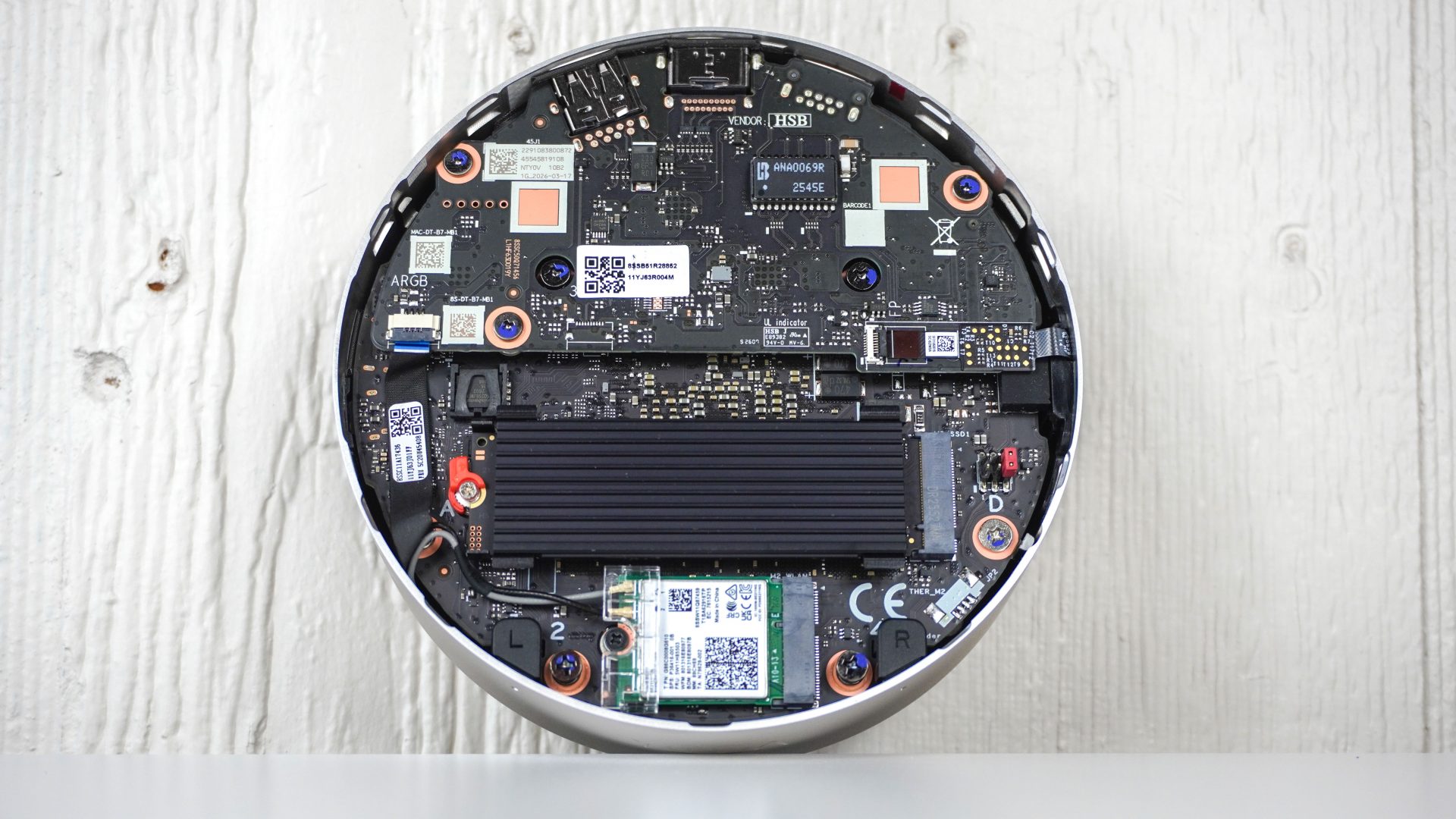 Обзор Lenovo Yoga Mini - альтернатива Mac mini на Windows картинка Мини-ПК Lenovo Yoga Mini: тест круглого ПК | DGL.RU