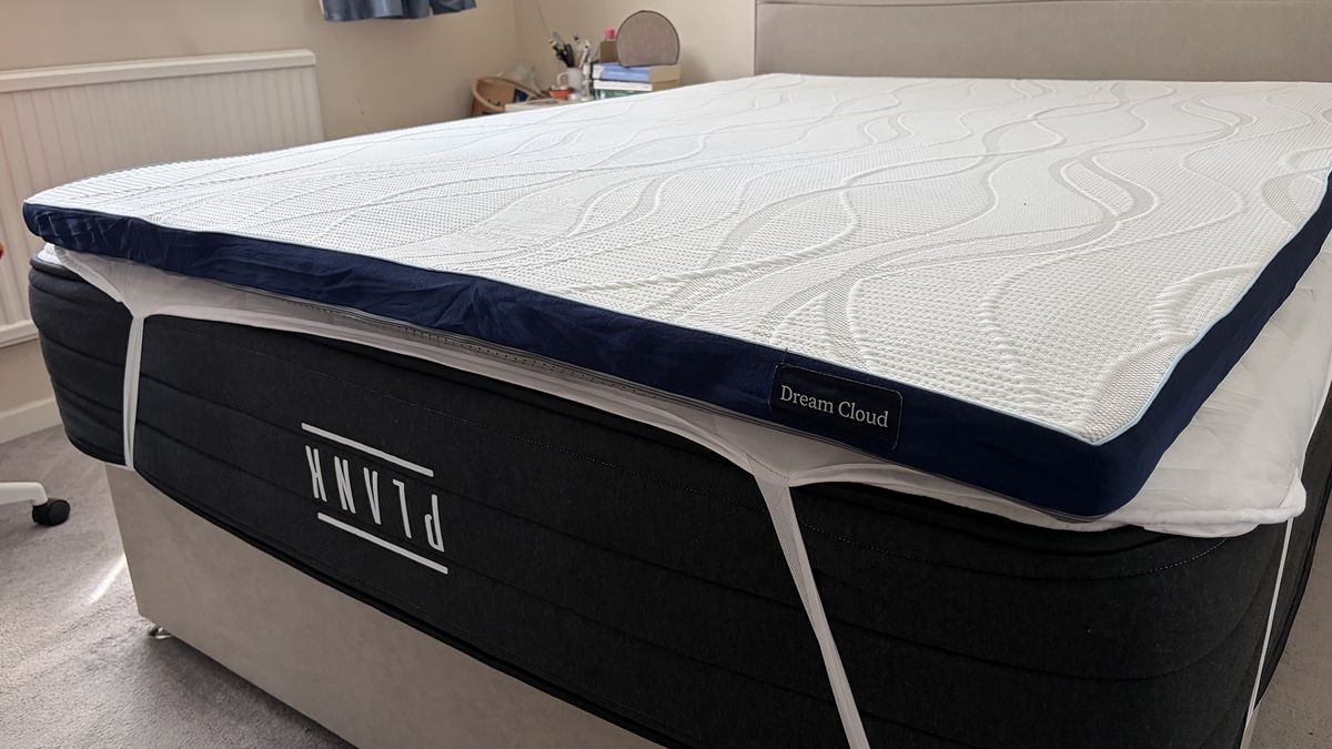 Обзор DreamCloud Softer Mattress Topper - облегчает боль в бедрах и плечах картинка Наматрасник DreamCloud Softer: тест мягкости | DGL.RU