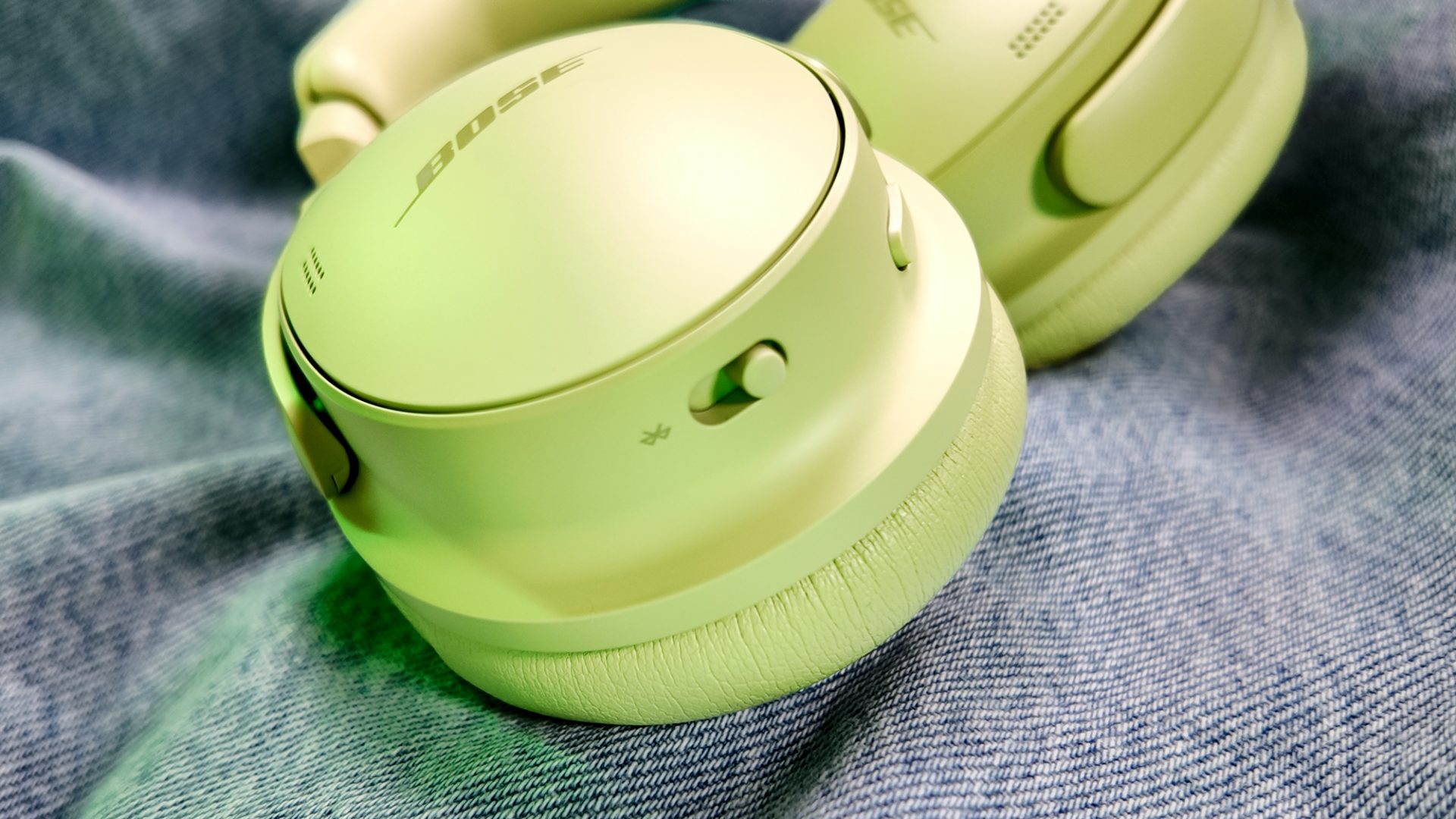 Обзор Bose QuietComfort Headphones (2nd Gen) - фантастический шумодав, но без критичной для путешественников фишки картинка Наушники Bose QuietComfort 2: обзор и тест ANC | DGL.RU