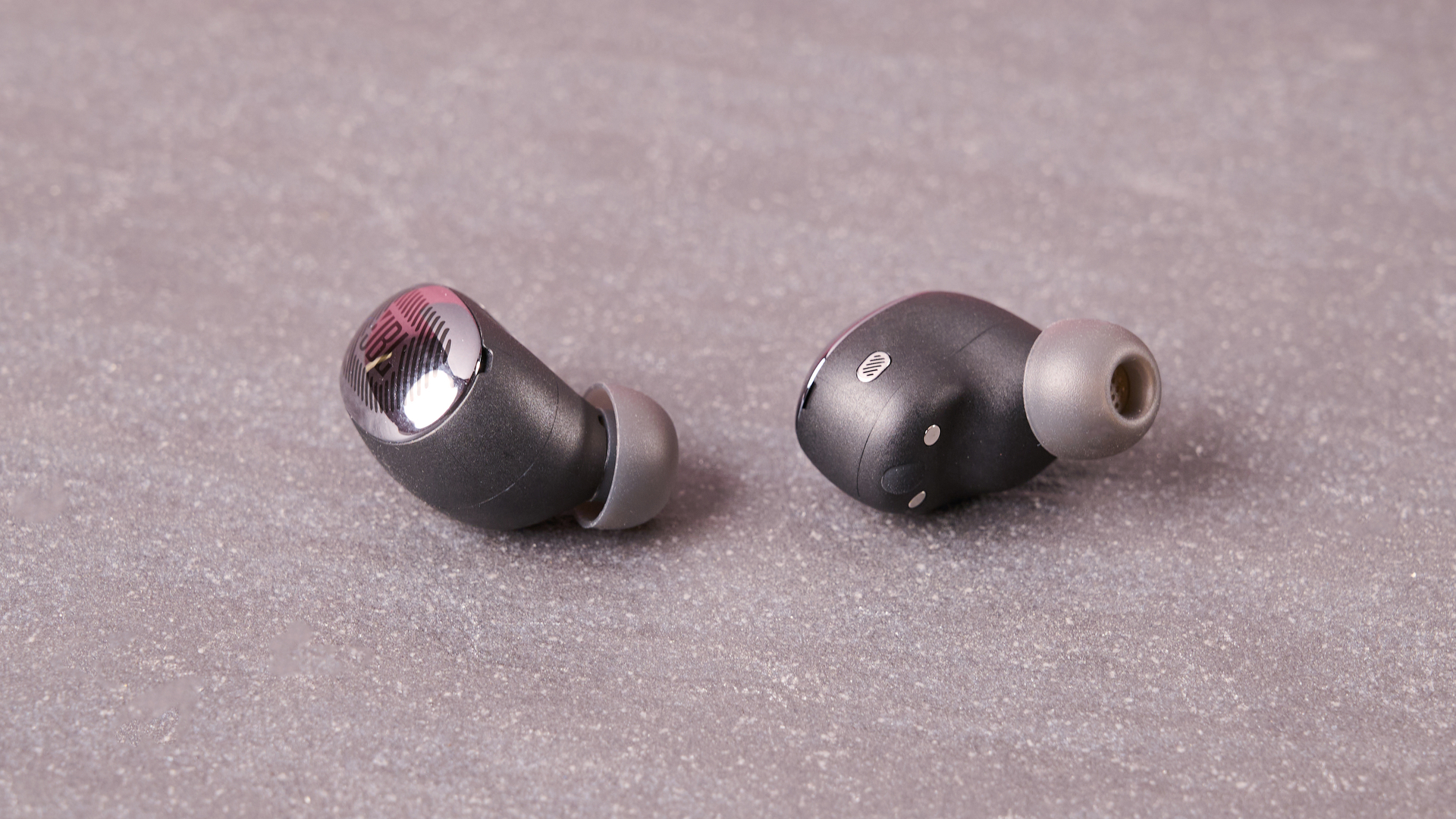 Обзор JBL Live Buds 4 - превосходный звук и лучшие характеристики картинка Наушники JBL Live Buds 4: тест звука и ANC | DGL.RU