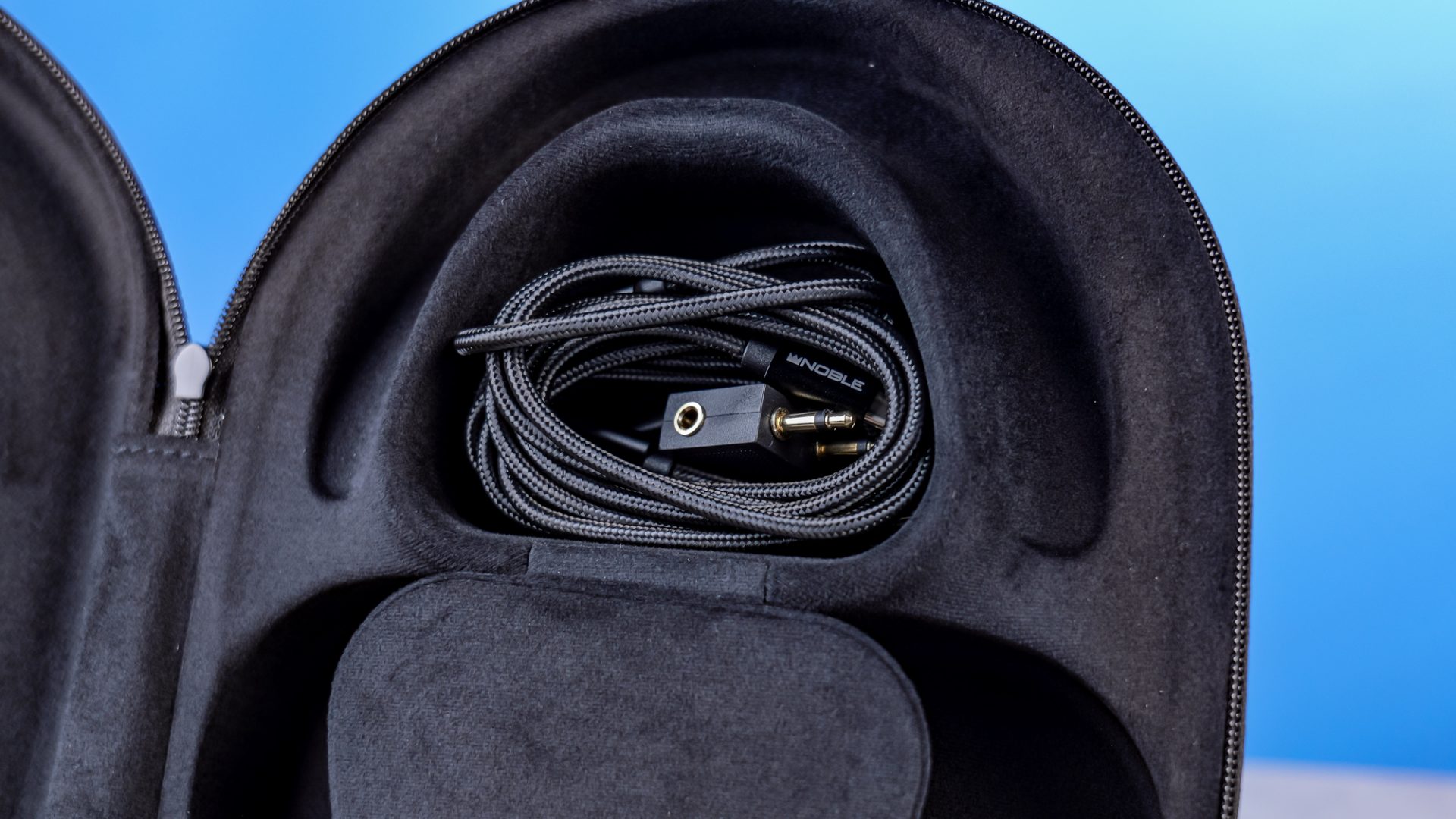 Обзор Noble Audio FoKus Artemis - заметно добавили пространственности картинка Наушники Noble Audio FoKus Artemis: тест звука | DGL.RU