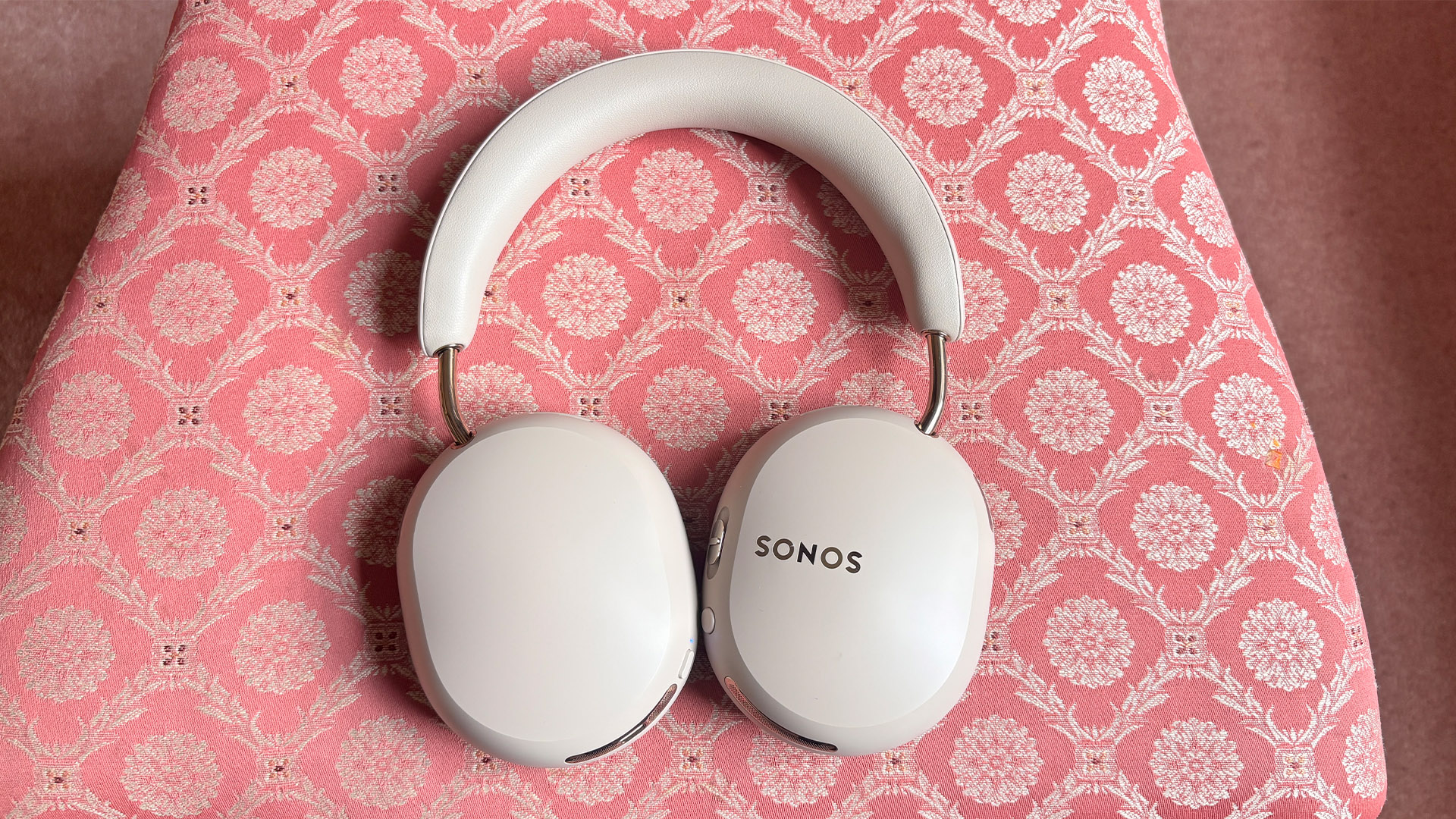 Обзор Sonos Ace Ultra - звук стал мощнее, полнее и увереннее картинка Наушники Sonos Ace Ultra: тест звука и ANC | DGL.RU