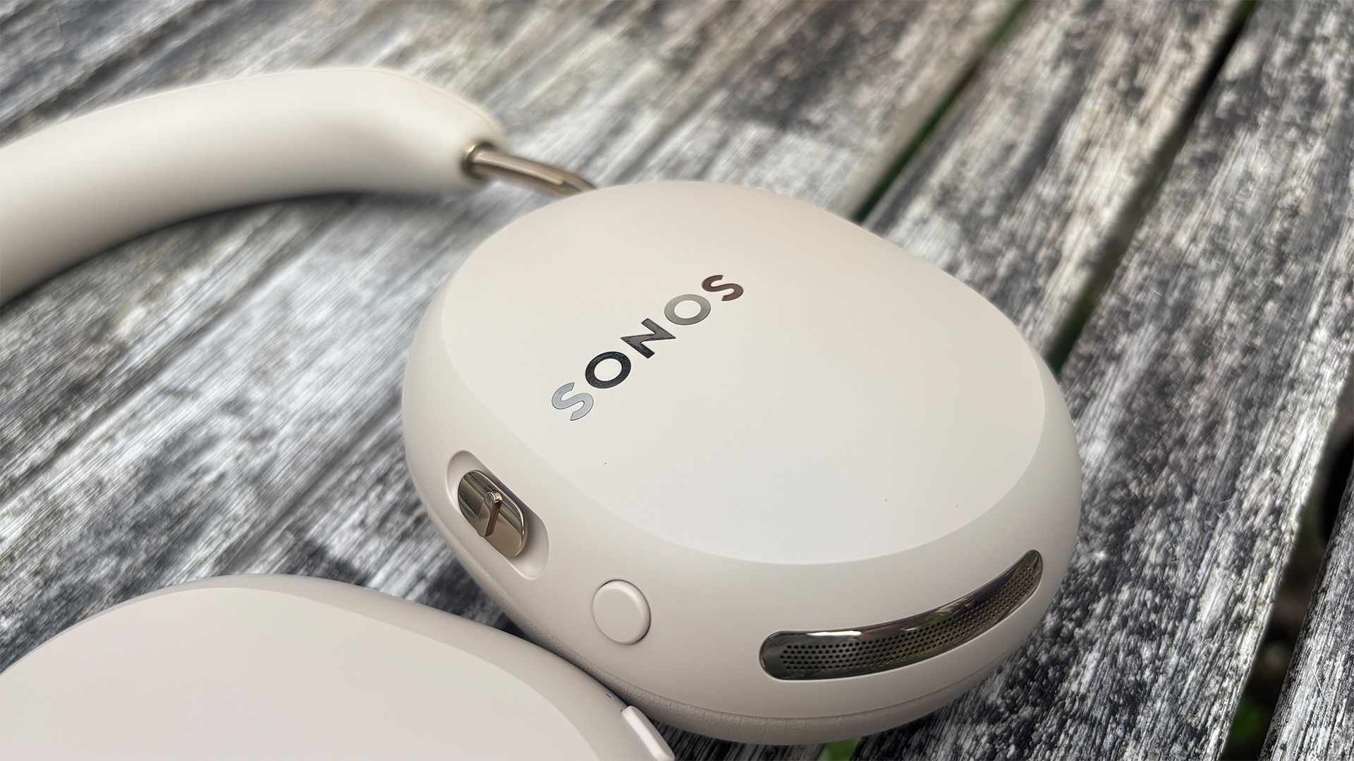 Обзор Sonos Ace Ultra - звук стал мощнее, полнее и увереннее картинка Наушники Sonos Ace Ultra: тест звука и ANC | DGL.RU