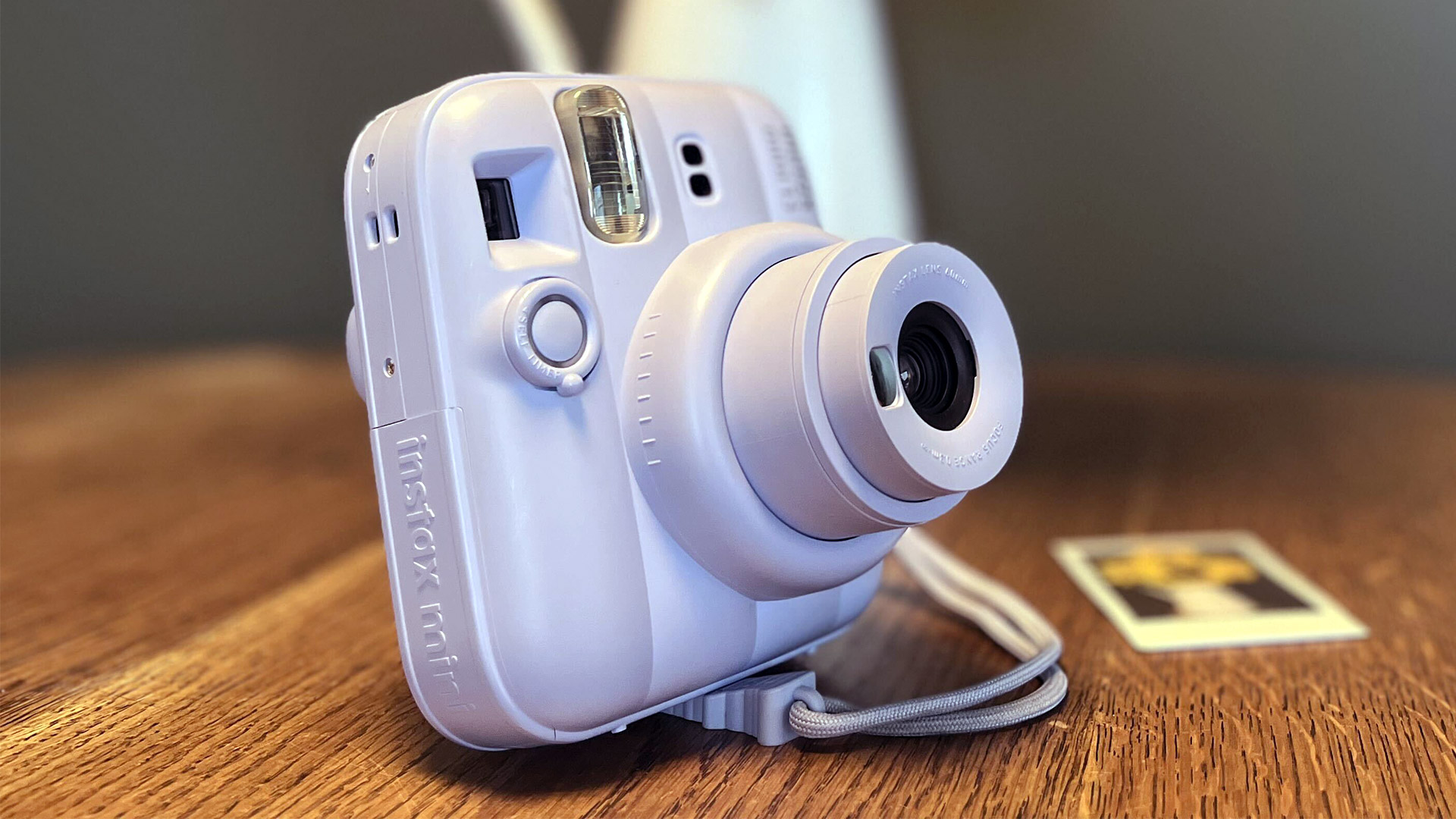 Обзор Fujifilm Instax Mini 13: возможности новой камеры моментальной печати с автоспуском картинка Обзор камеры Fujifilm Instax Mini 13 с таймером | DGL.RU
